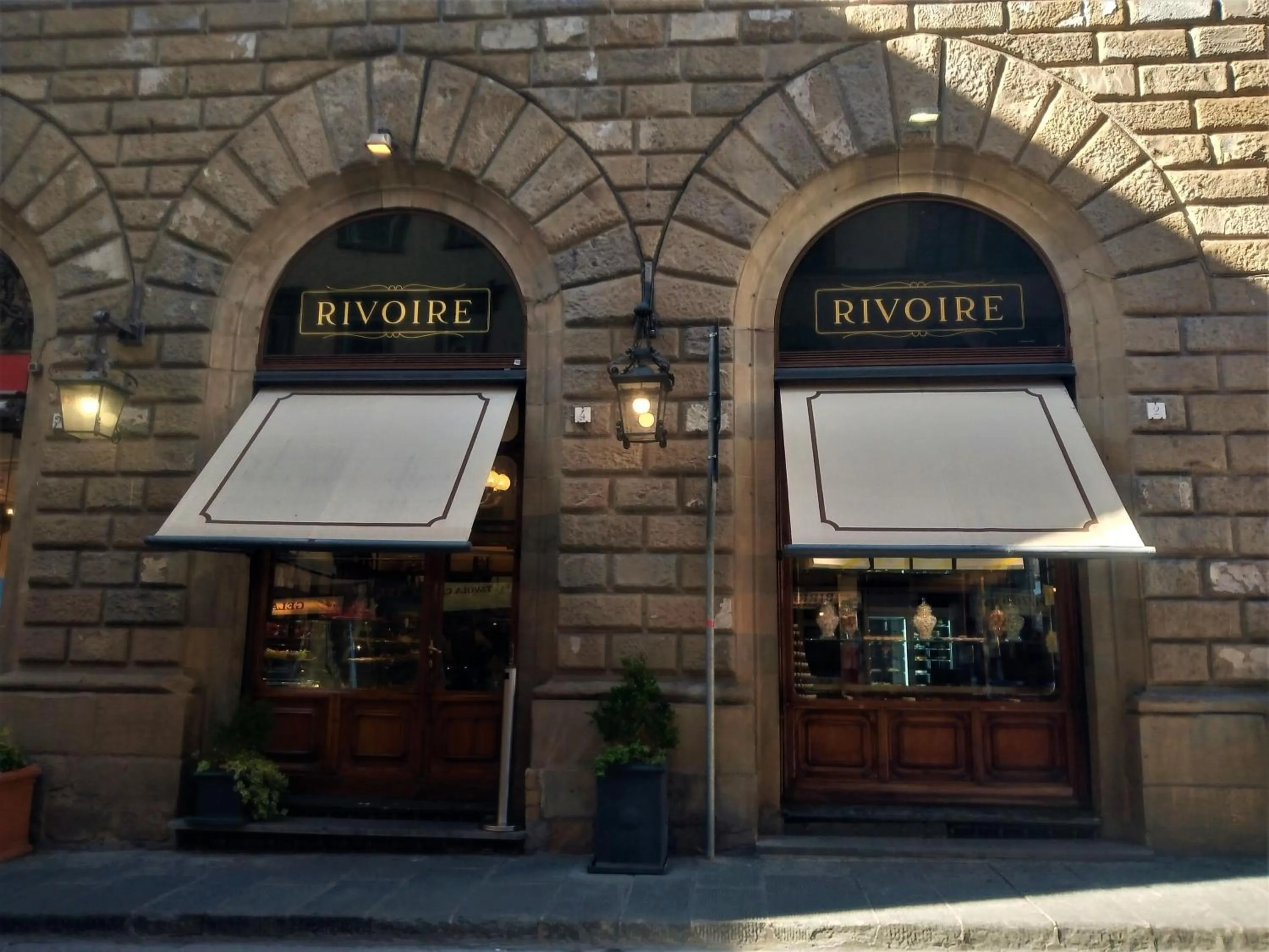 Food and drinks in Casa Uffizi XIII Century Tower House Boutique Hotel