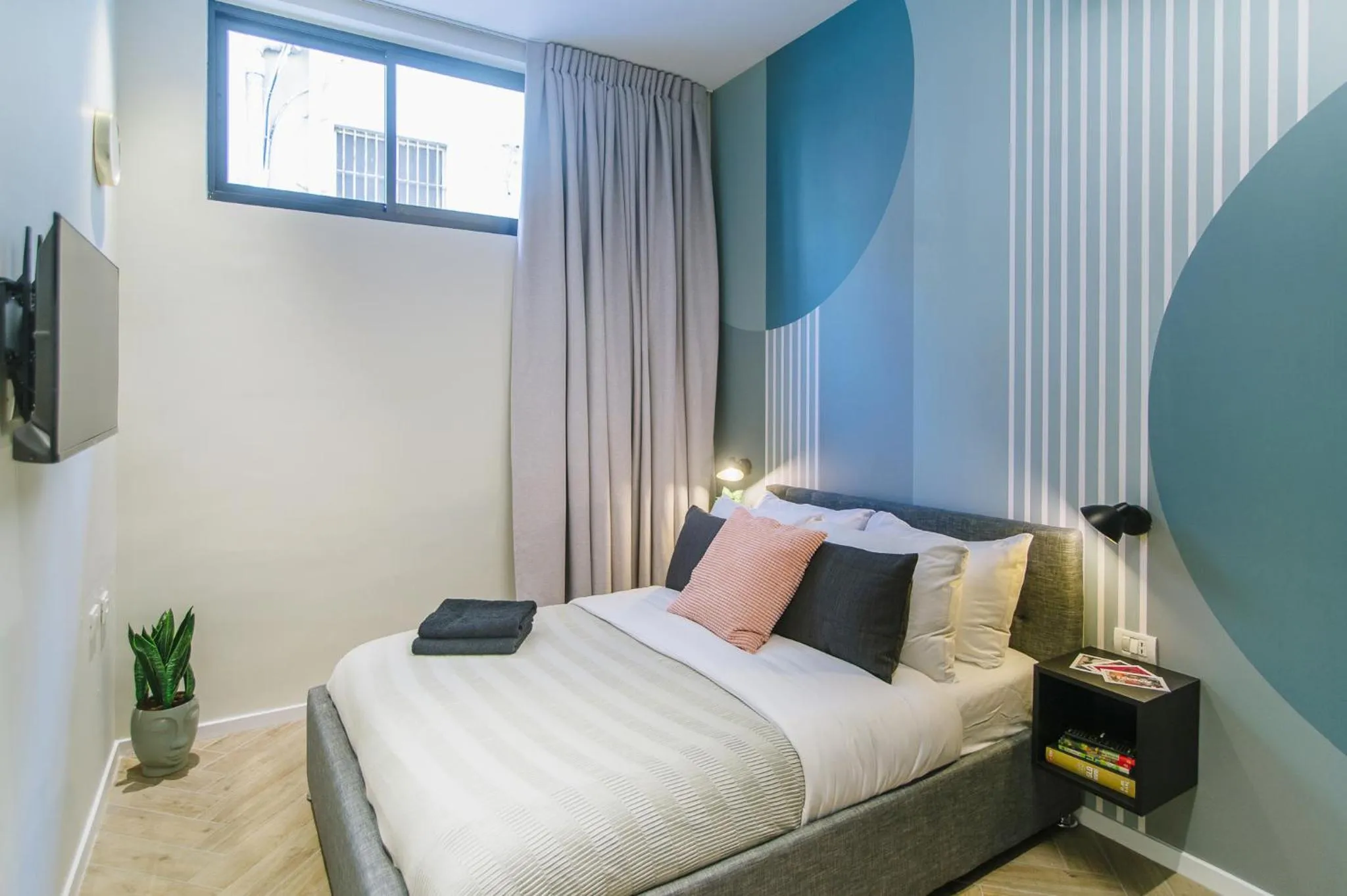 Bed in Colorbox - by Loginn Tel-Avivian hotels