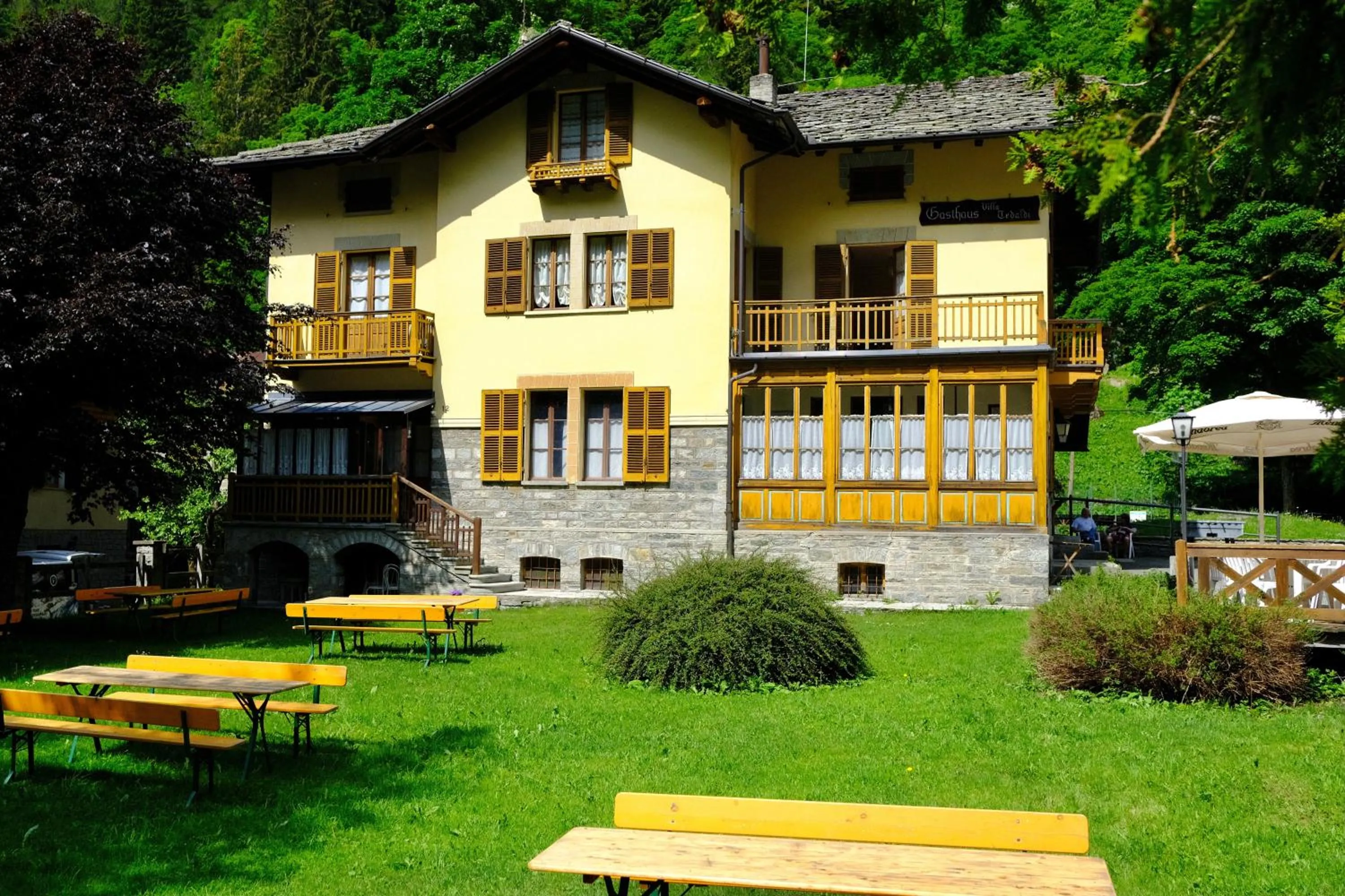 Property building in Hotel Villa Tedaldi