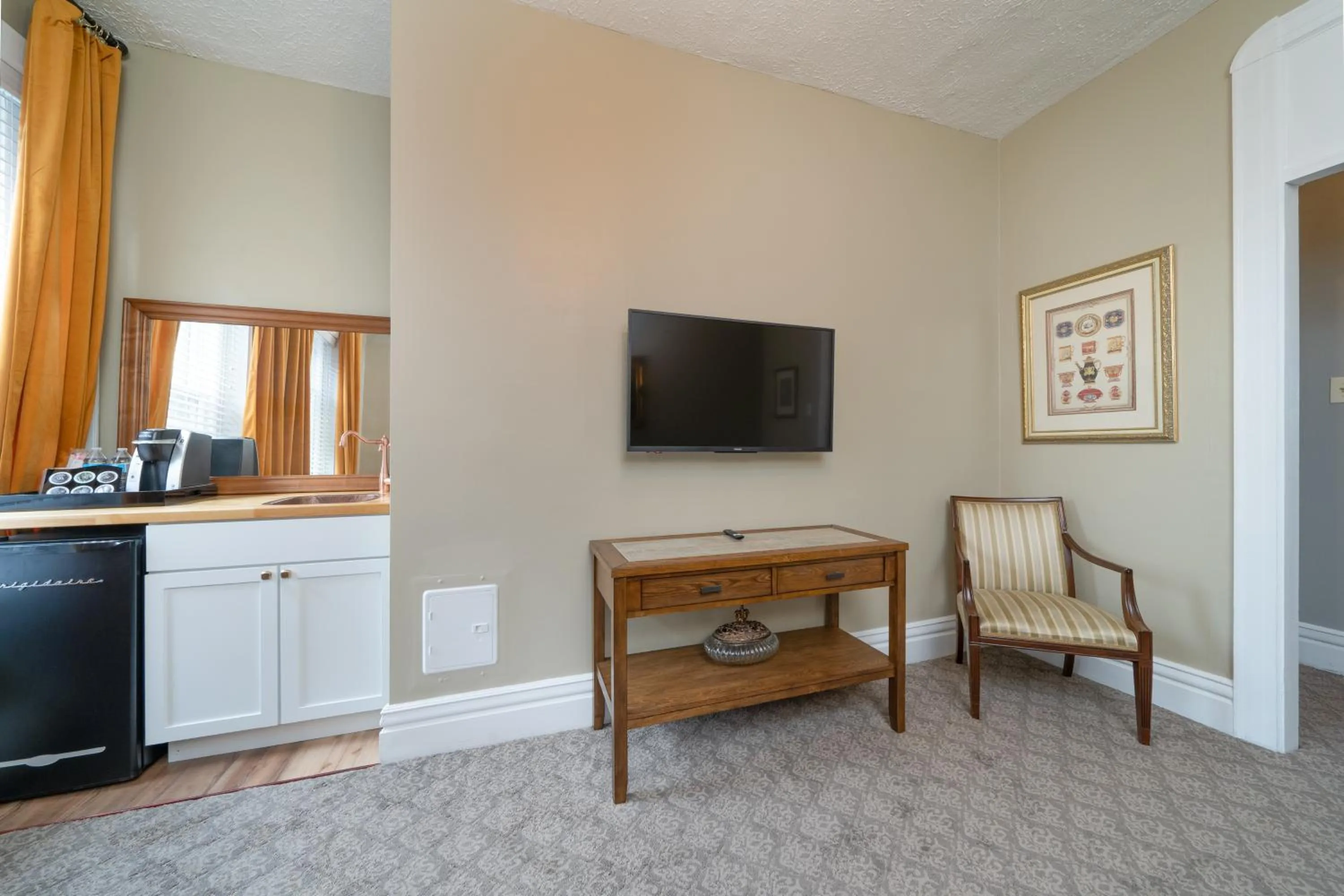 Seating area in Naples Hotel