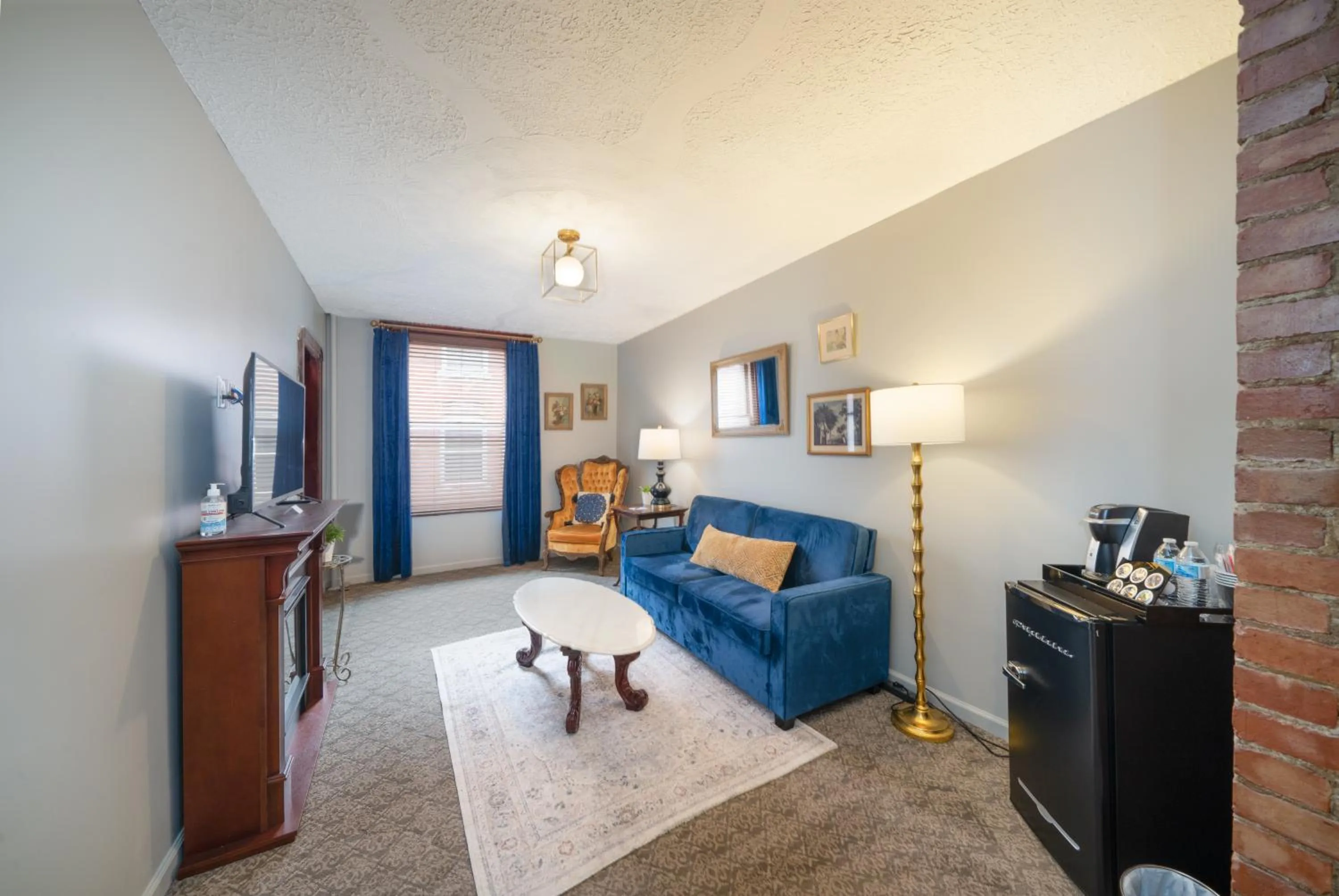 Seating area in Naples Hotel