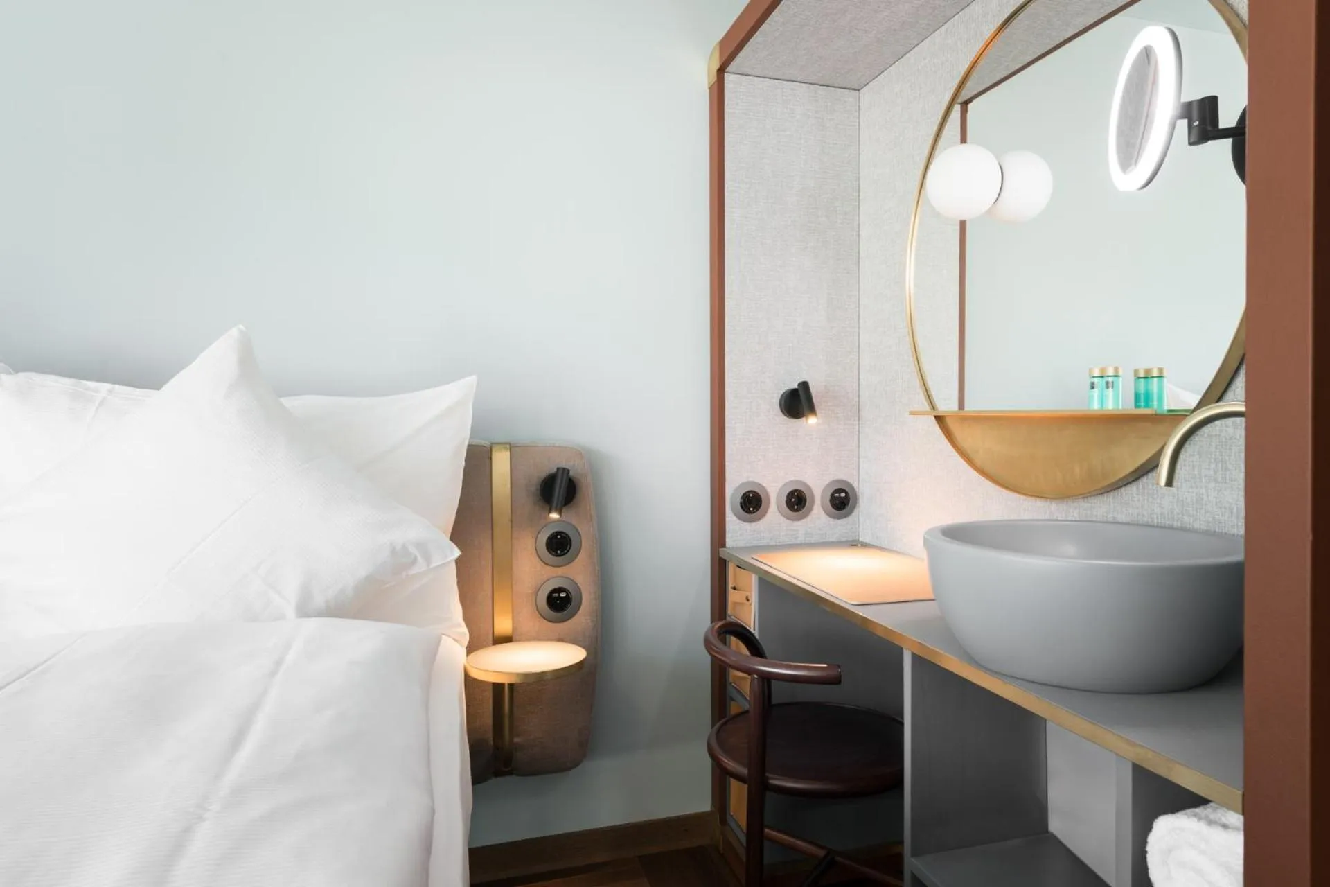 Photo of the whole room, Bed in Hotel Aare Thun