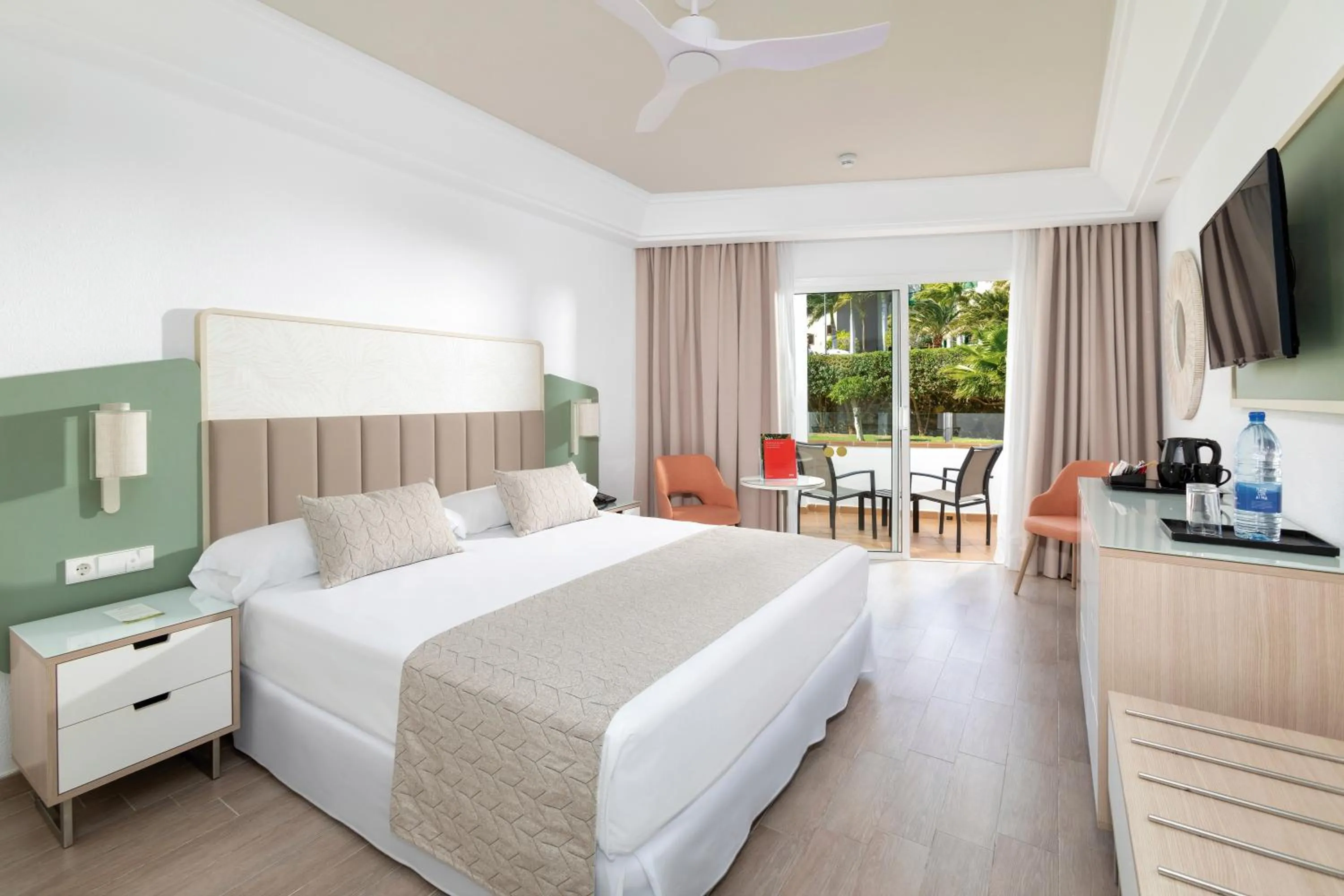 TV and multimedia, Bed in Hotel Riu Gran Canaria - All Inclusive