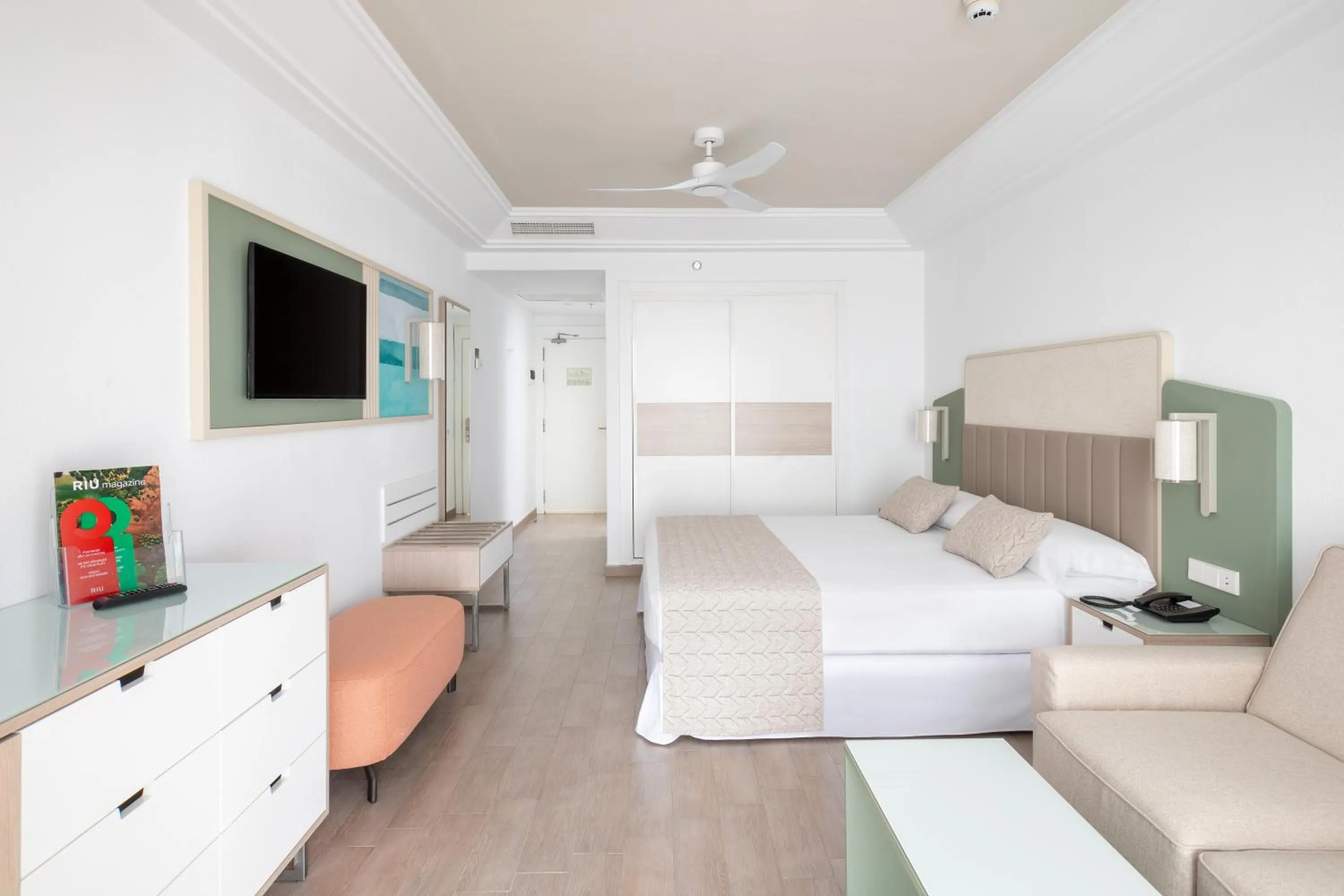 Bed in Hotel Riu Gran Canaria - All Inclusive