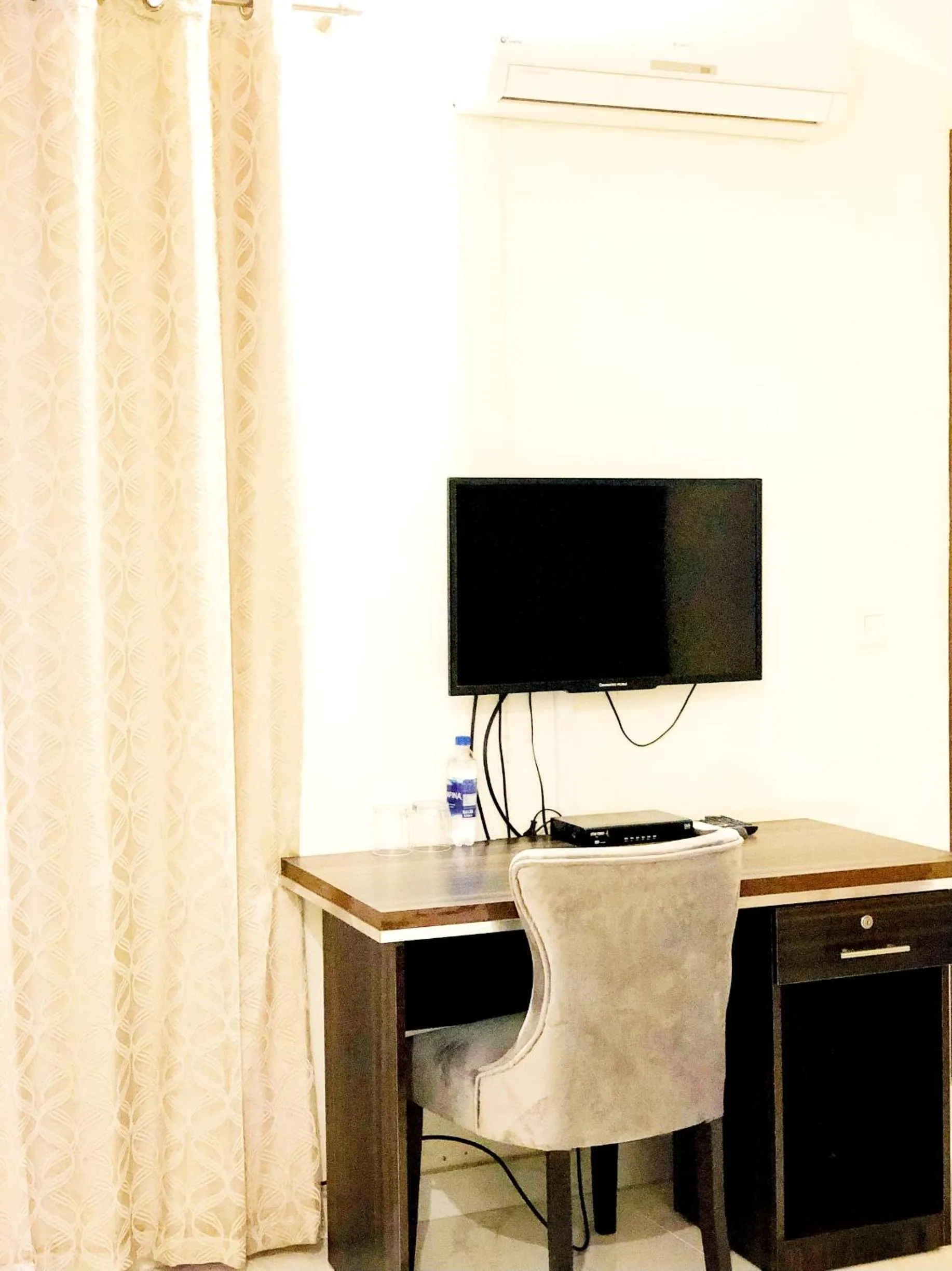 TV and multimedia in Jade Dragon Hotel DHA Lahore