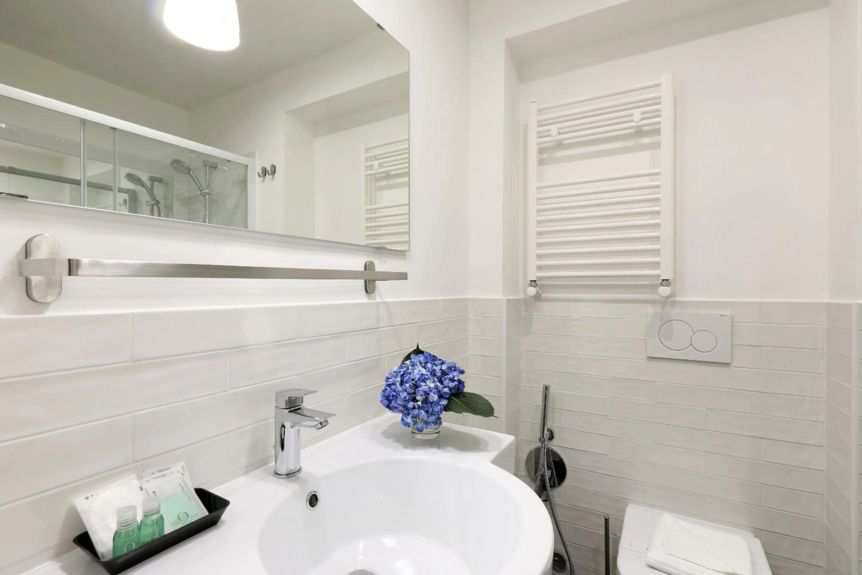 Bathroom in RESIDENZA VITTORIA Roma