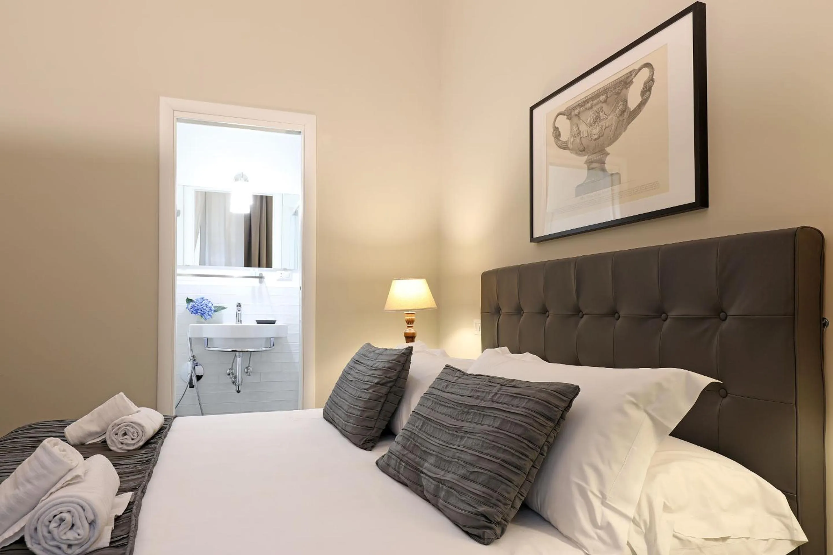 Bedroom, Bed in RESIDENZA VITTORIA Roma