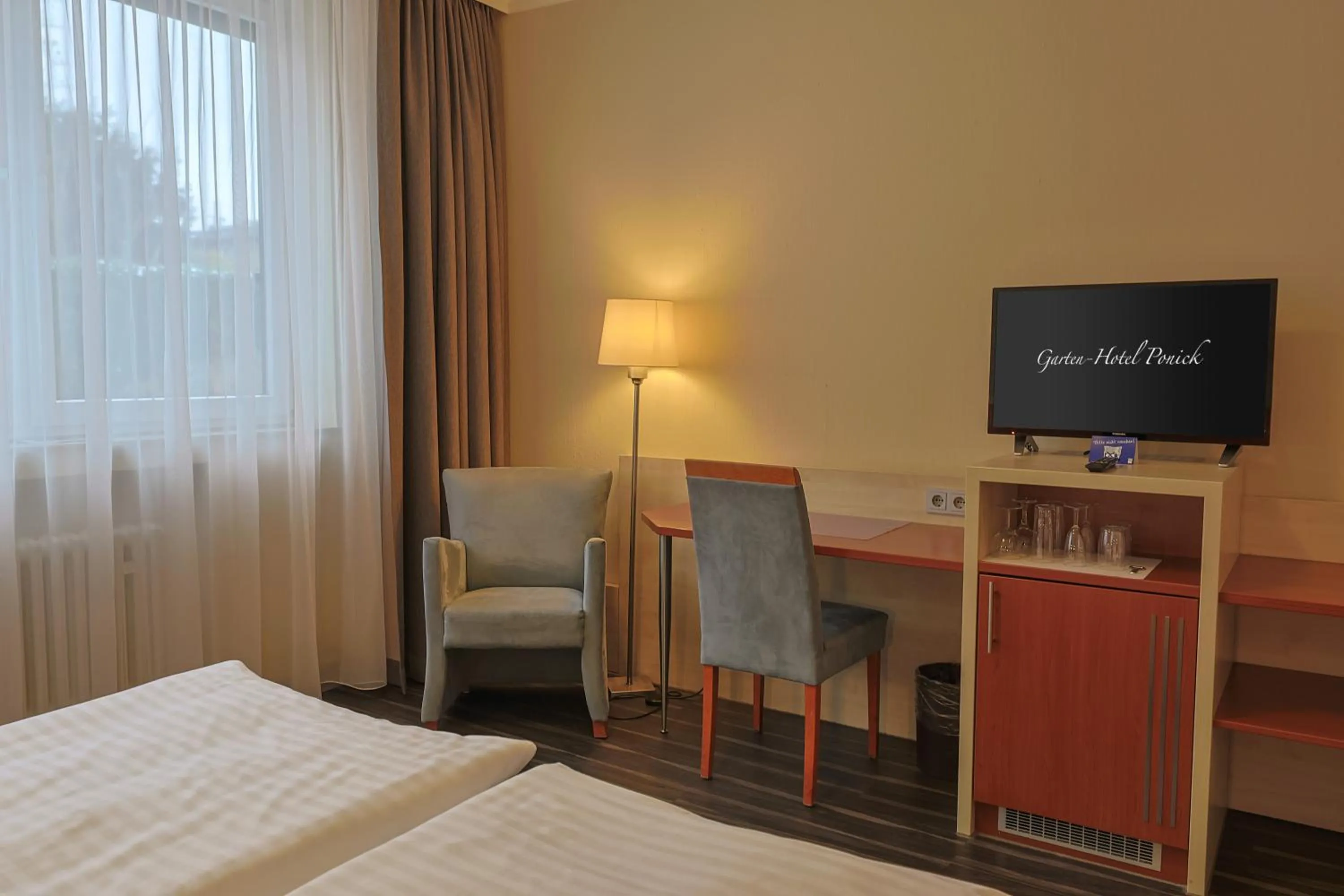 Photo of the whole room, Bed in Garten-Hotel Ponick