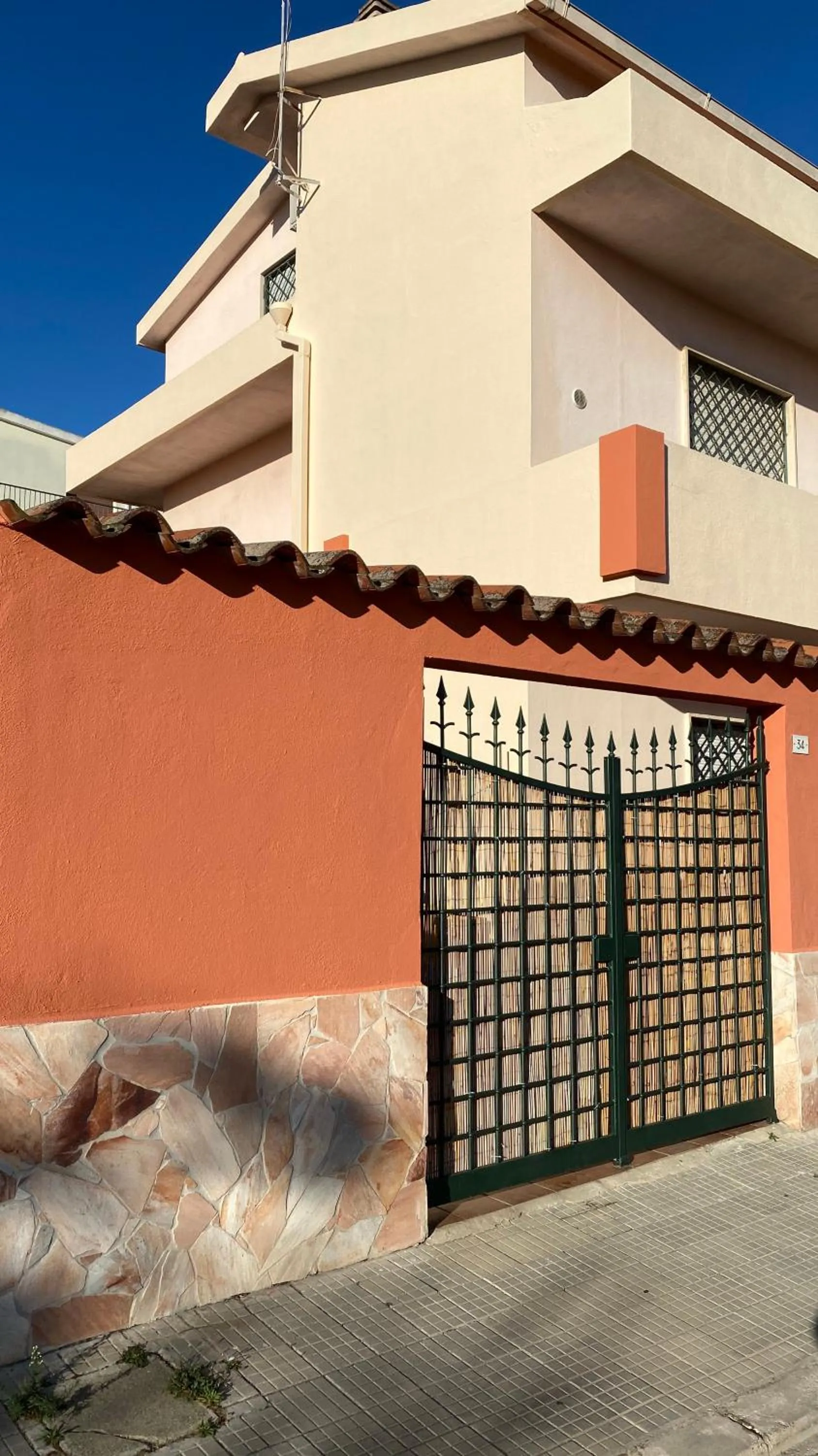 Property building in Villa il Vento e il Mare