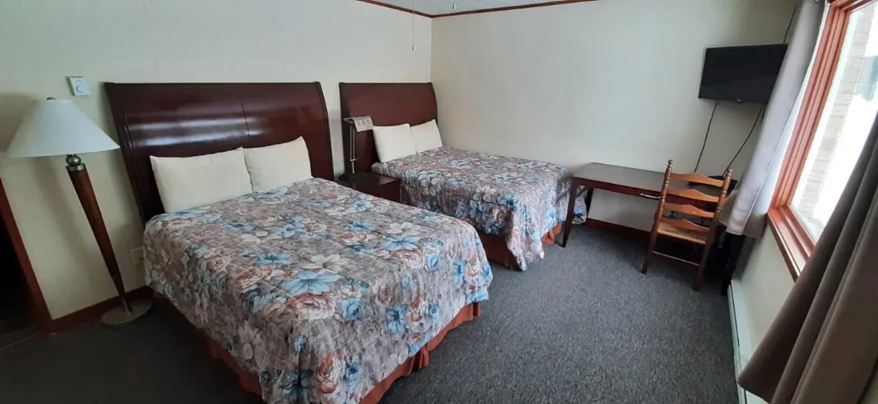 TV and multimedia in Super Nights Inn