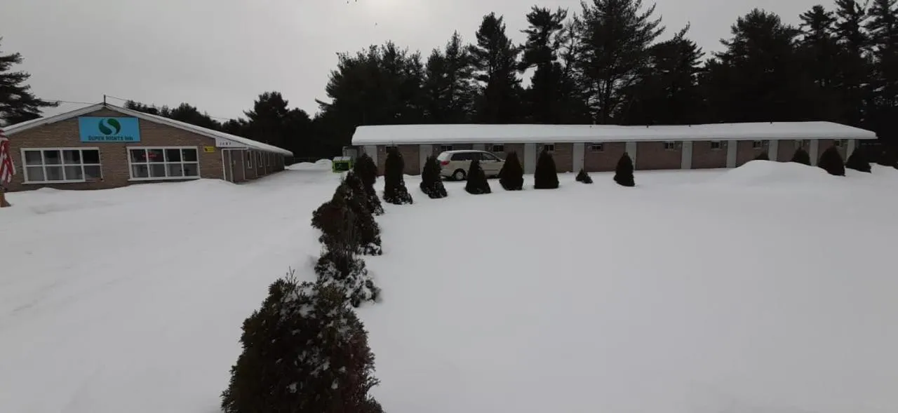 Day in Super Nights Inn