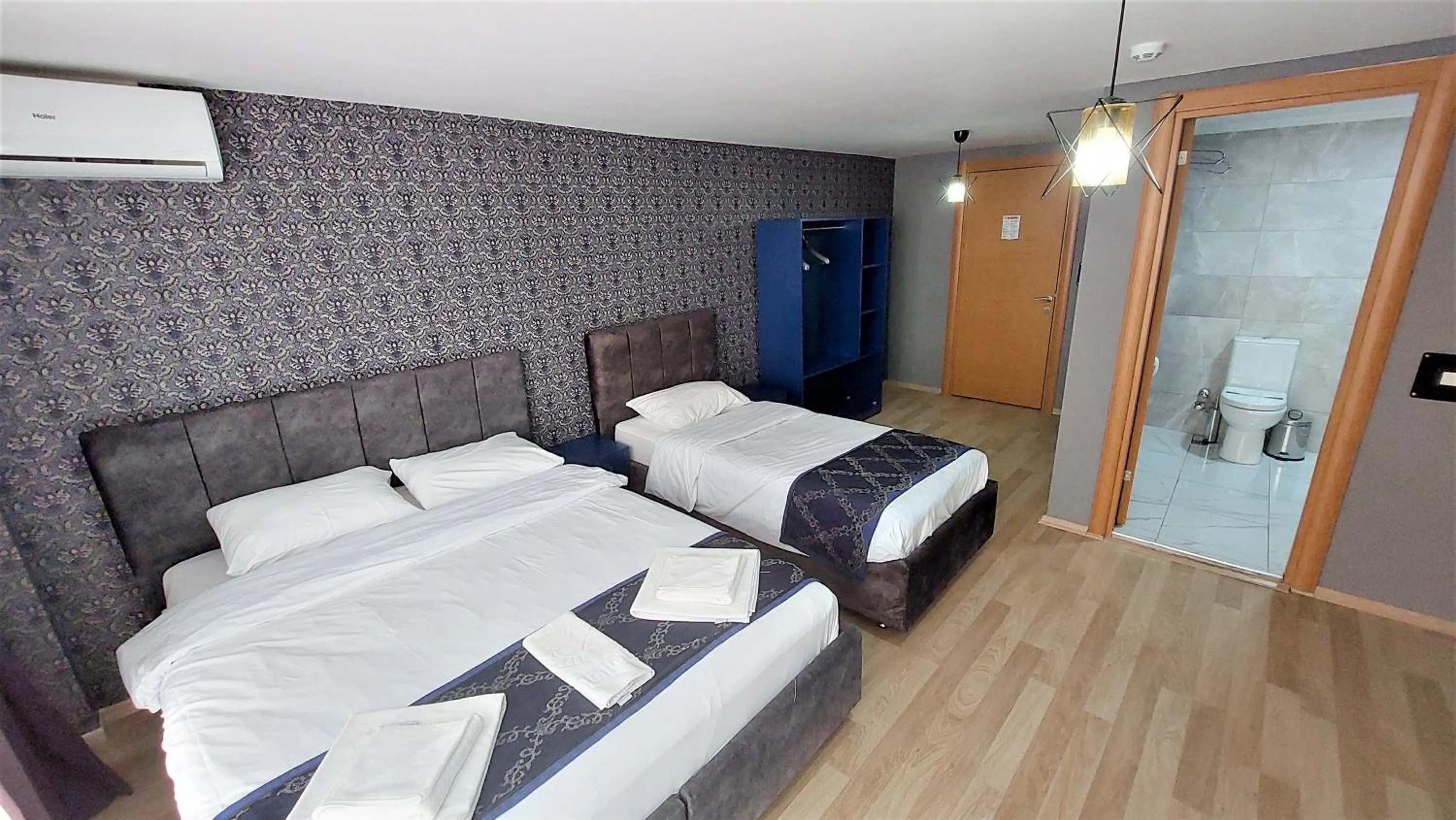 Photo of the whole room, Bed in Mini Suite Otel