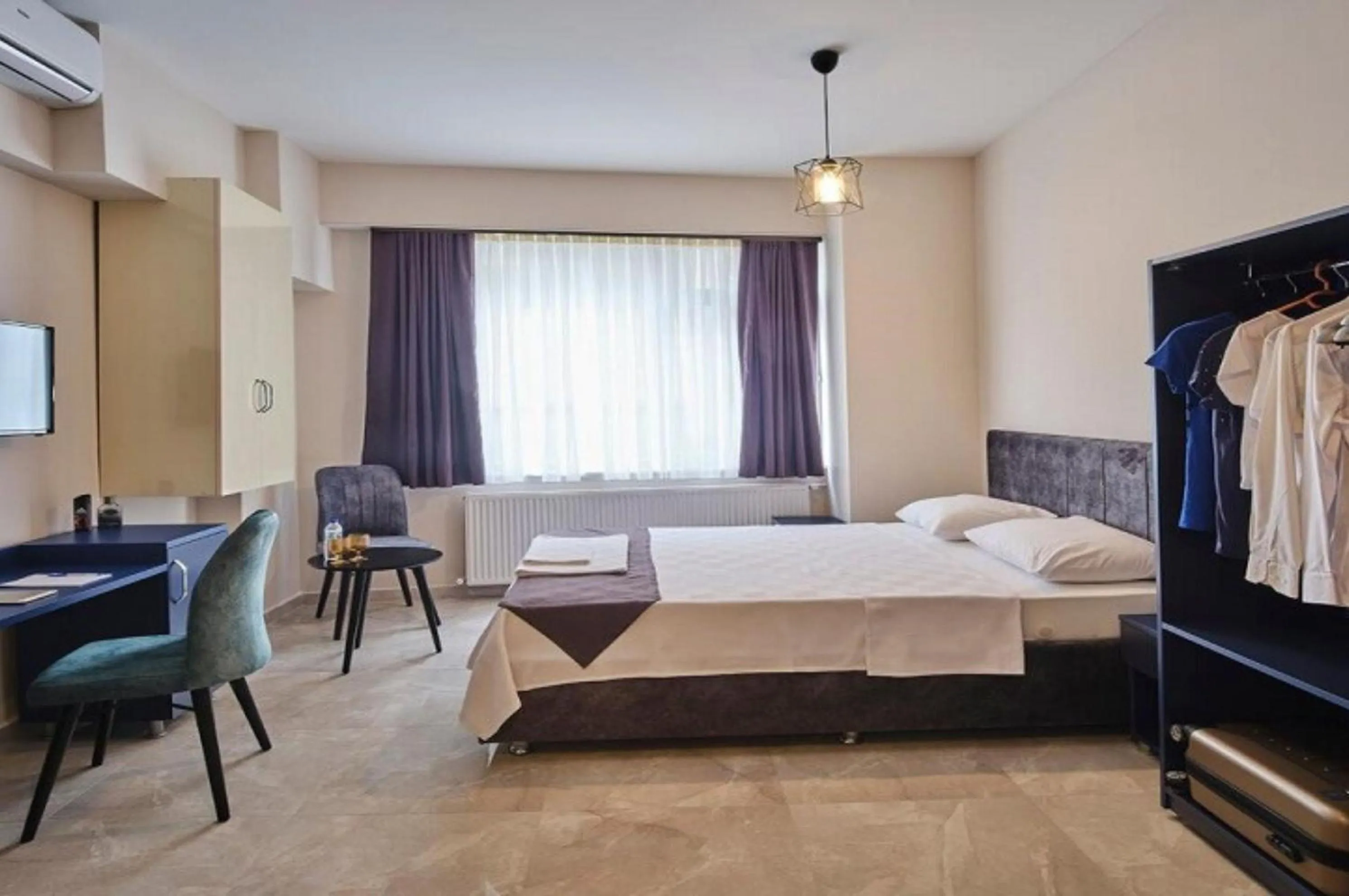 Photo of the whole room, Bed in Mini Suite Otel