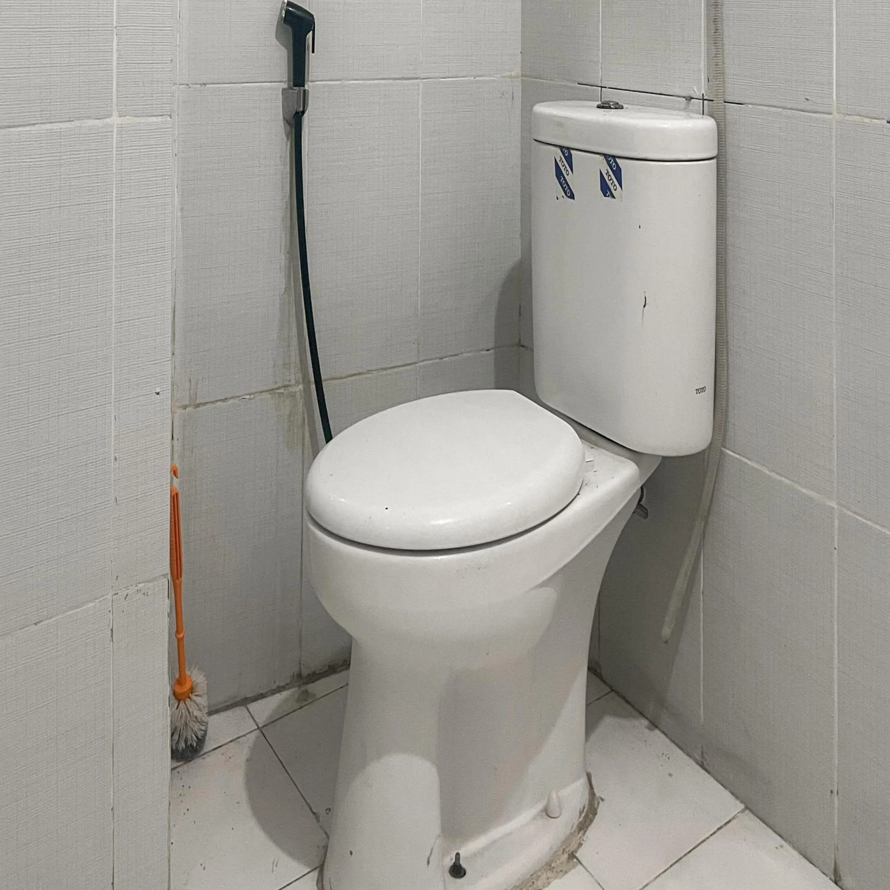 Bathroom in Reddoorz Syariah at Pondok Bintang Jalan Biring Romang Makassar