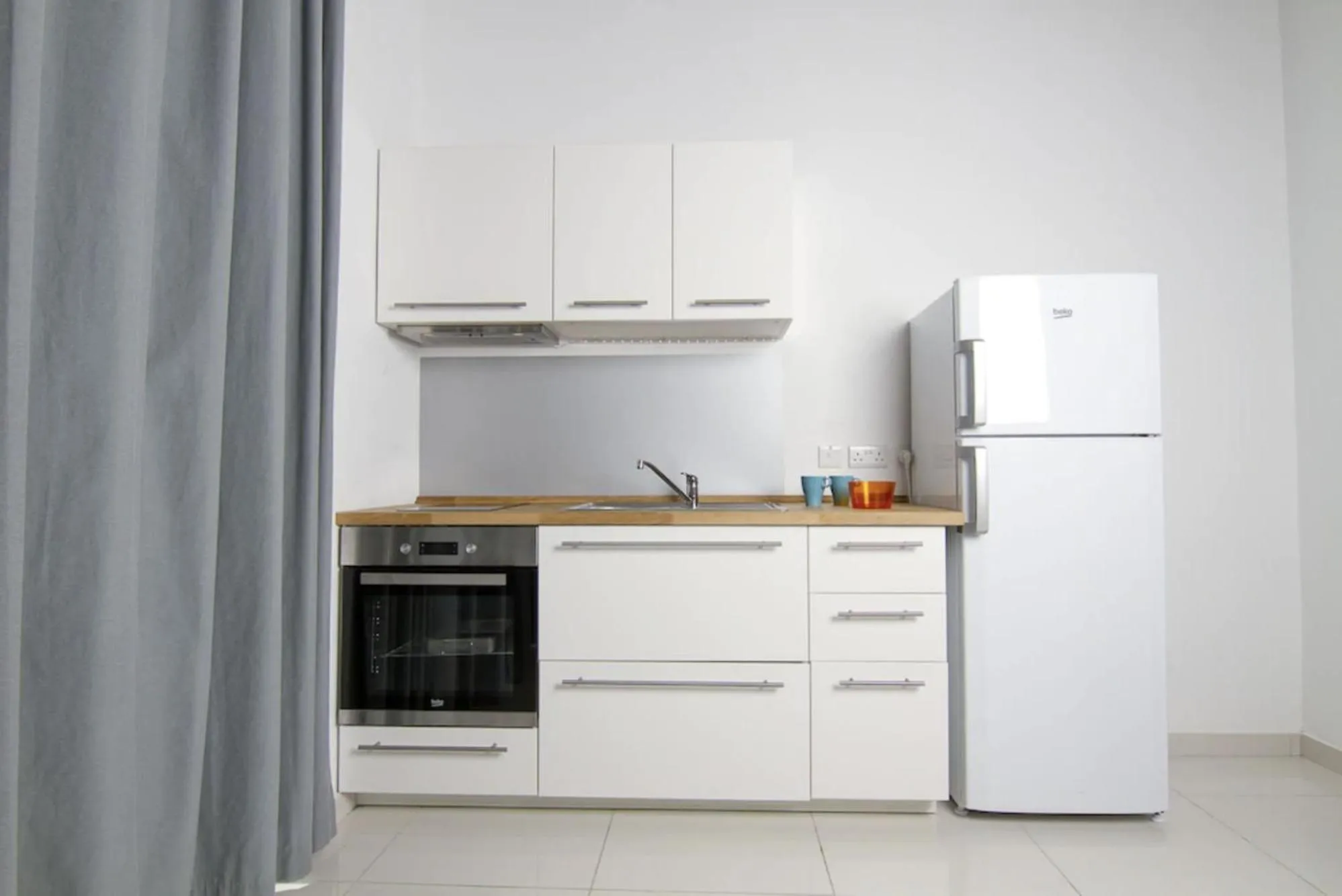 Kitchen or kitchenette in Cresta Beach Studios
