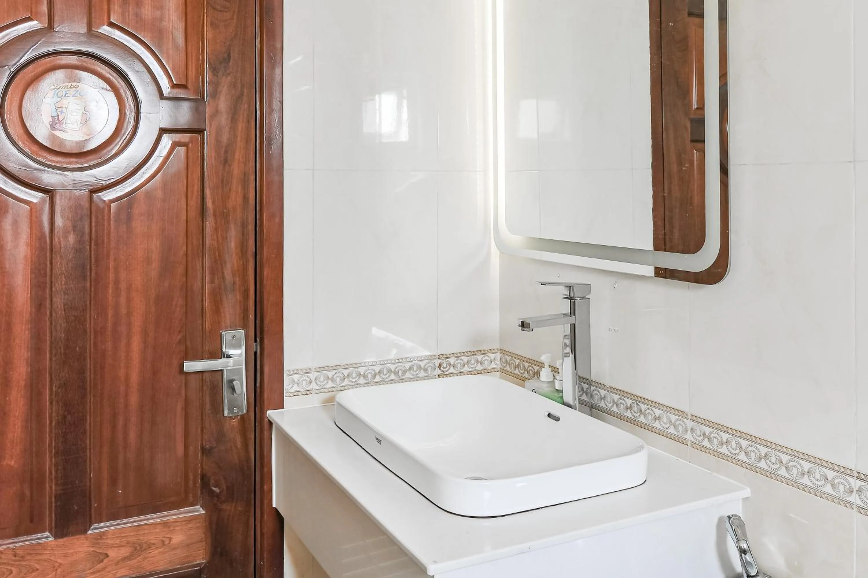 Bathroom in Venice 1 Hotel