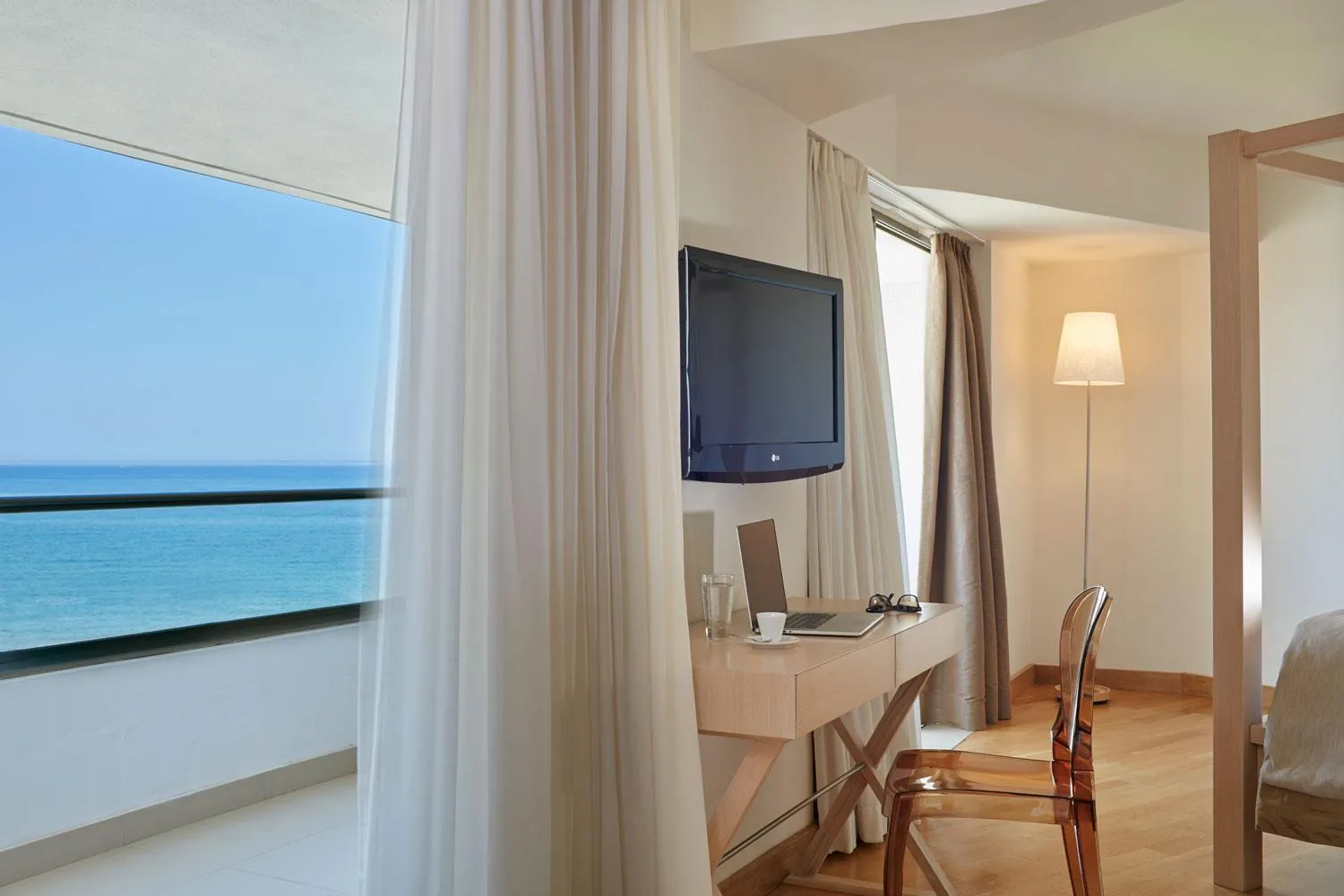 TV and multimedia in The Island Hotel - Adults Only -