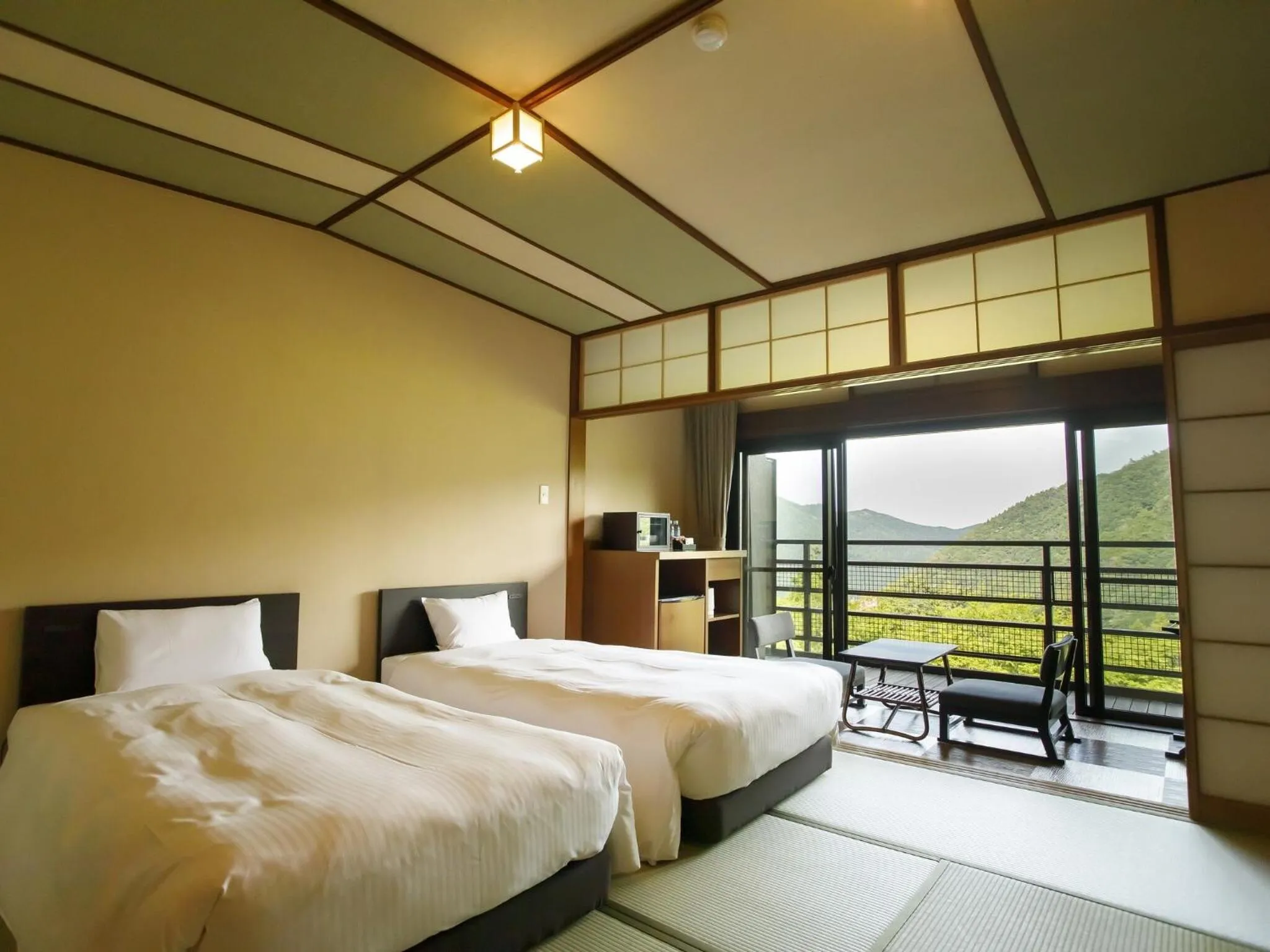 Bed in Hakone Kowakien Mikawaya Ryokan