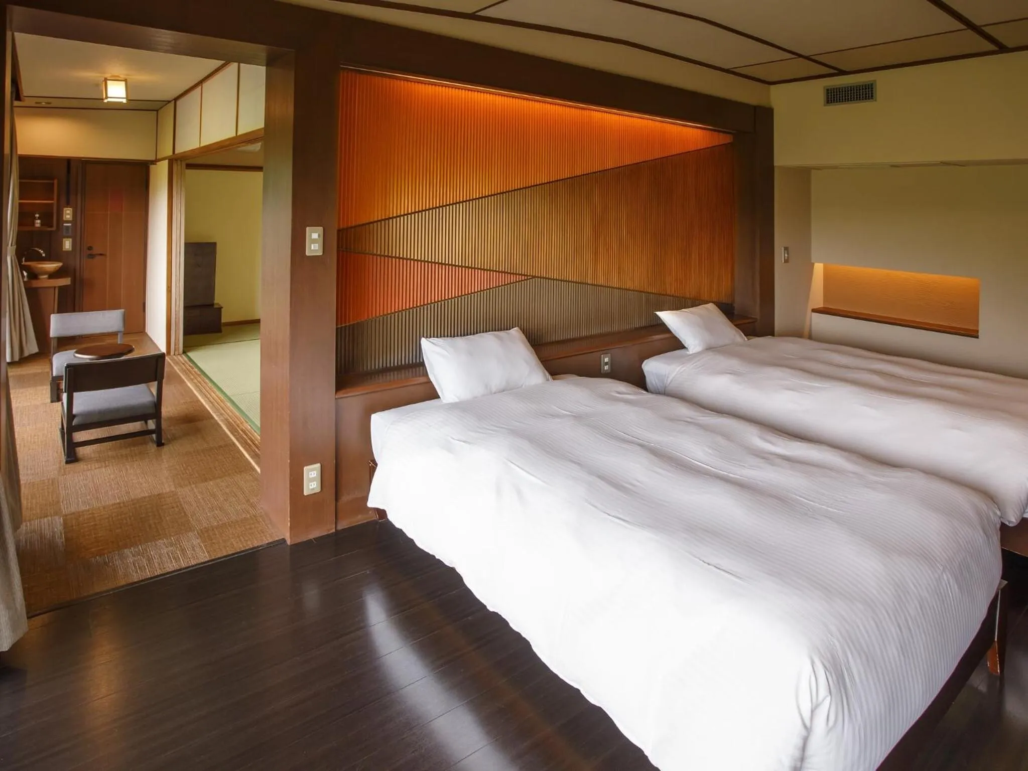 Photo of the whole room, Bed in Hakone Kowakien Mikawaya Ryokan