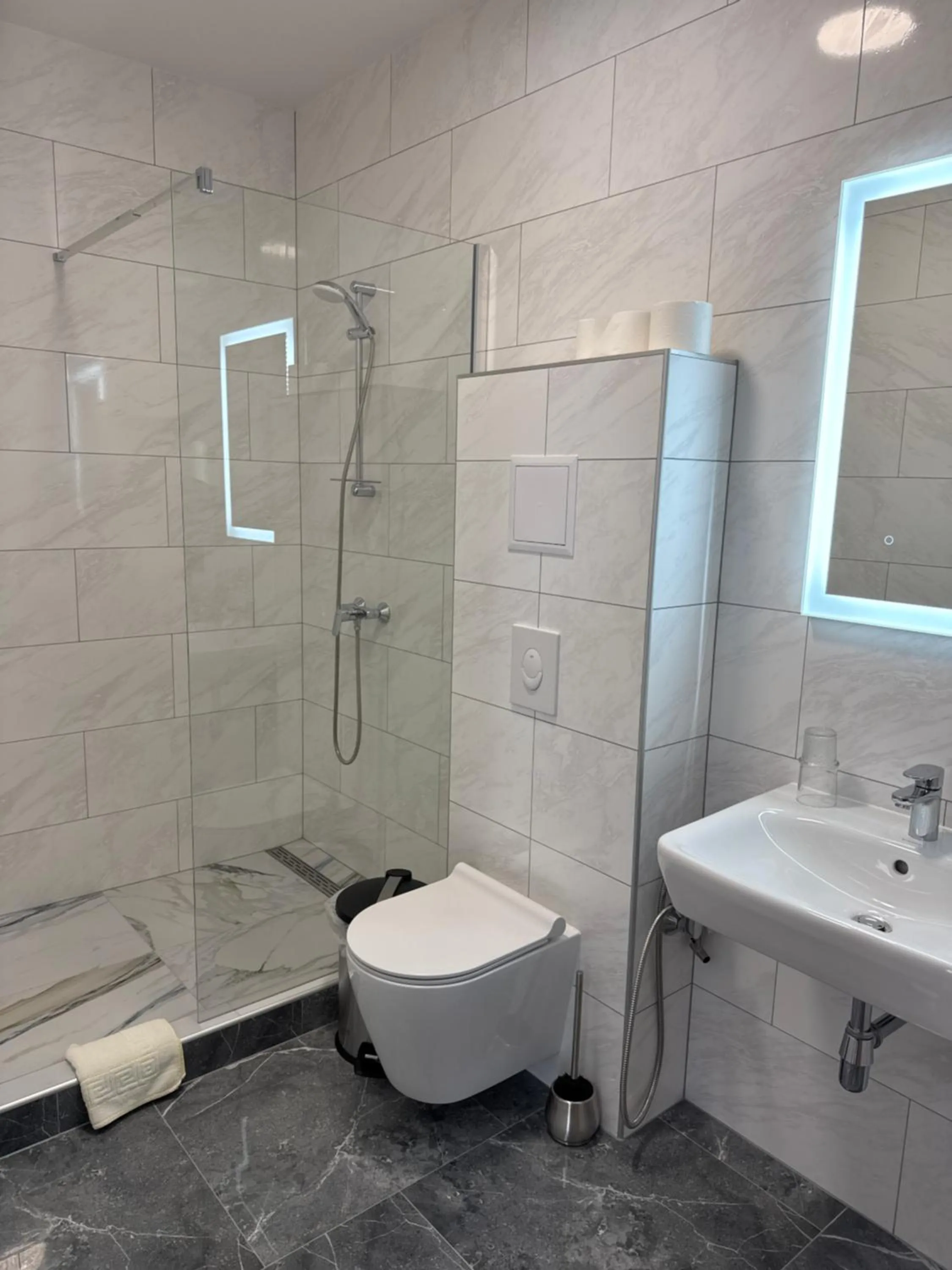 Bathroom in Hotel am Schloss - Frankfurt an der Oder