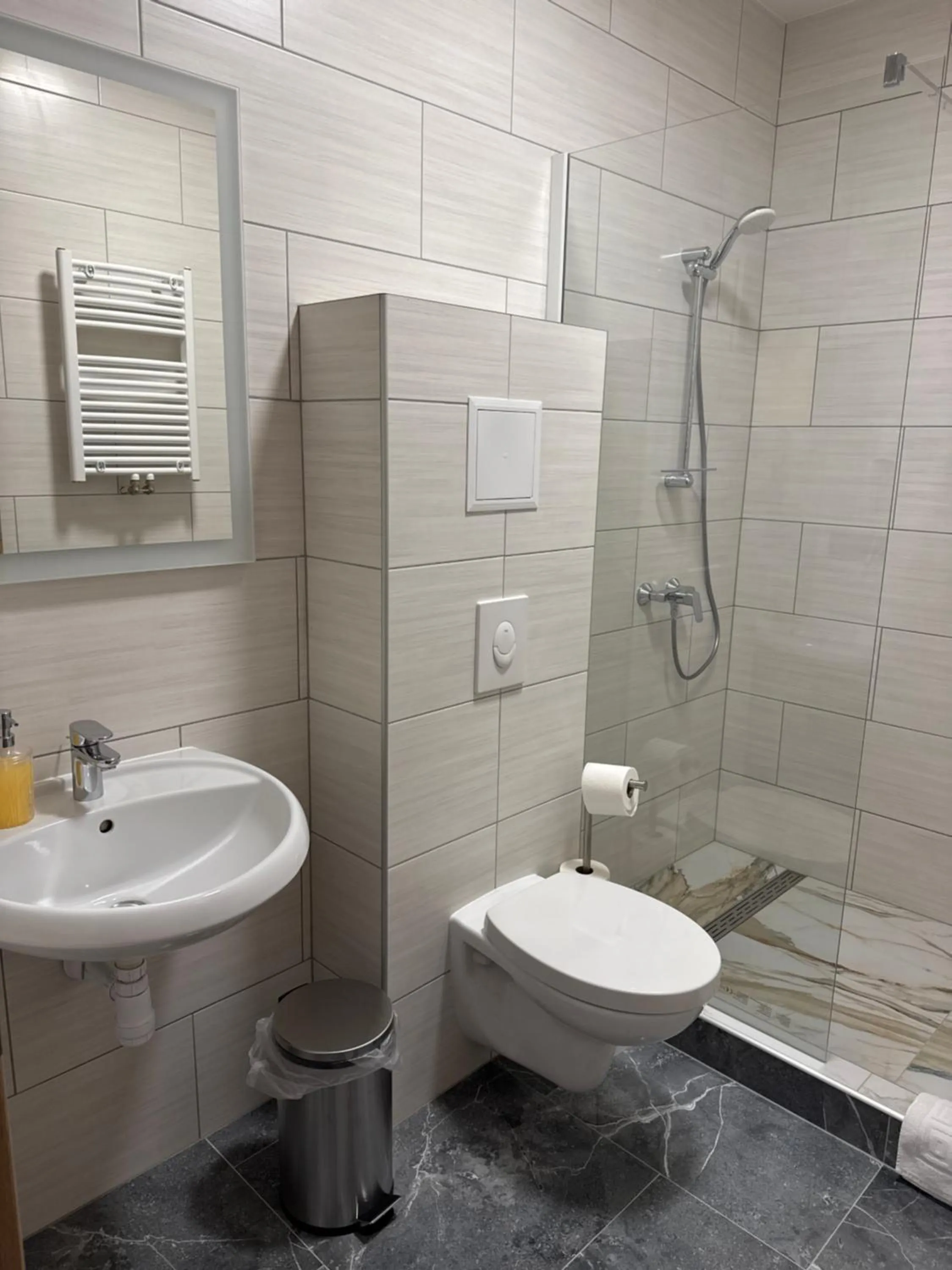 Bathroom in Hotel am Schloss - Frankfurt an der Oder