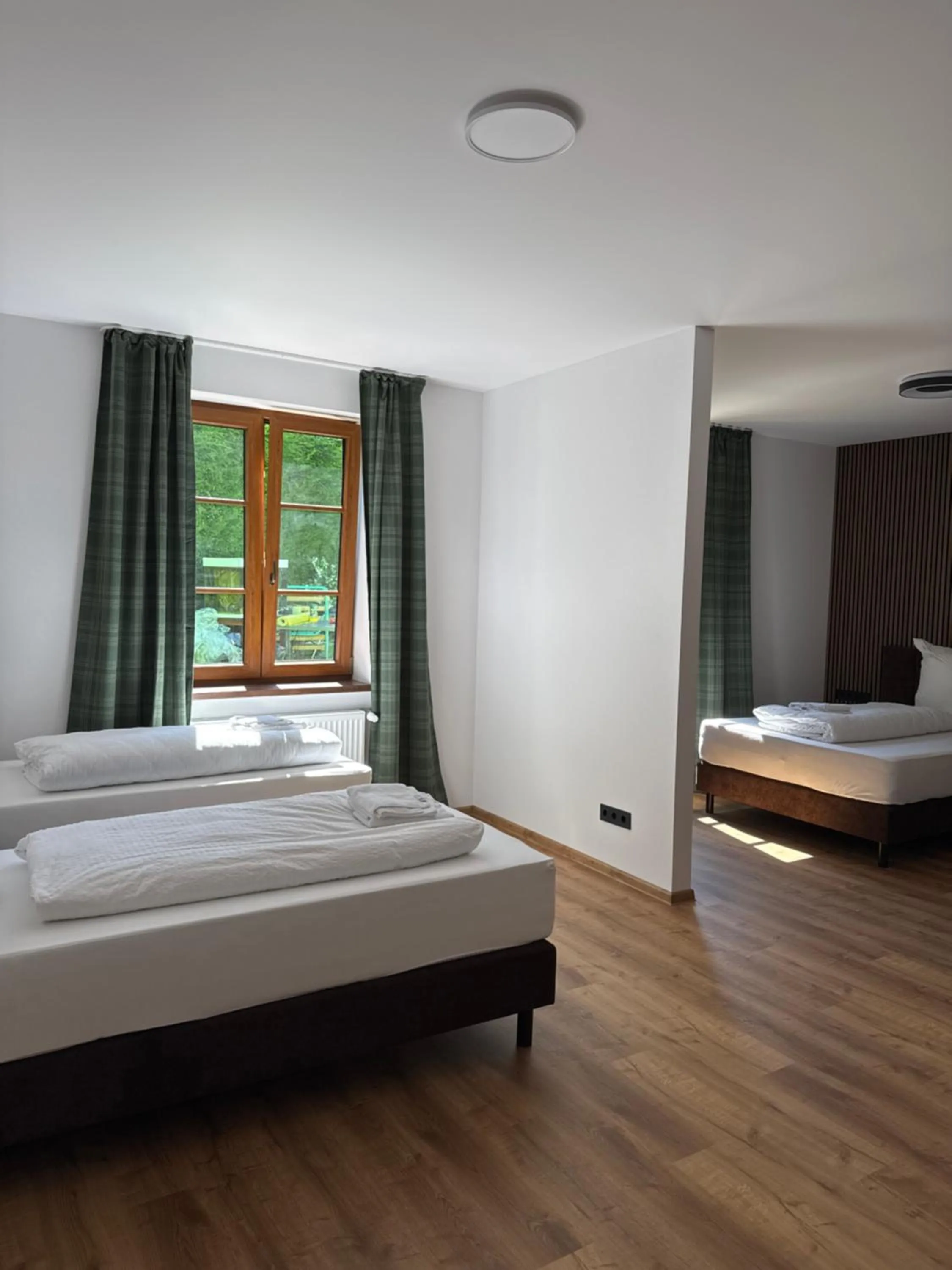 Photo of the whole room, Bed in Hotel am Schloss - Frankfurt an der Oder