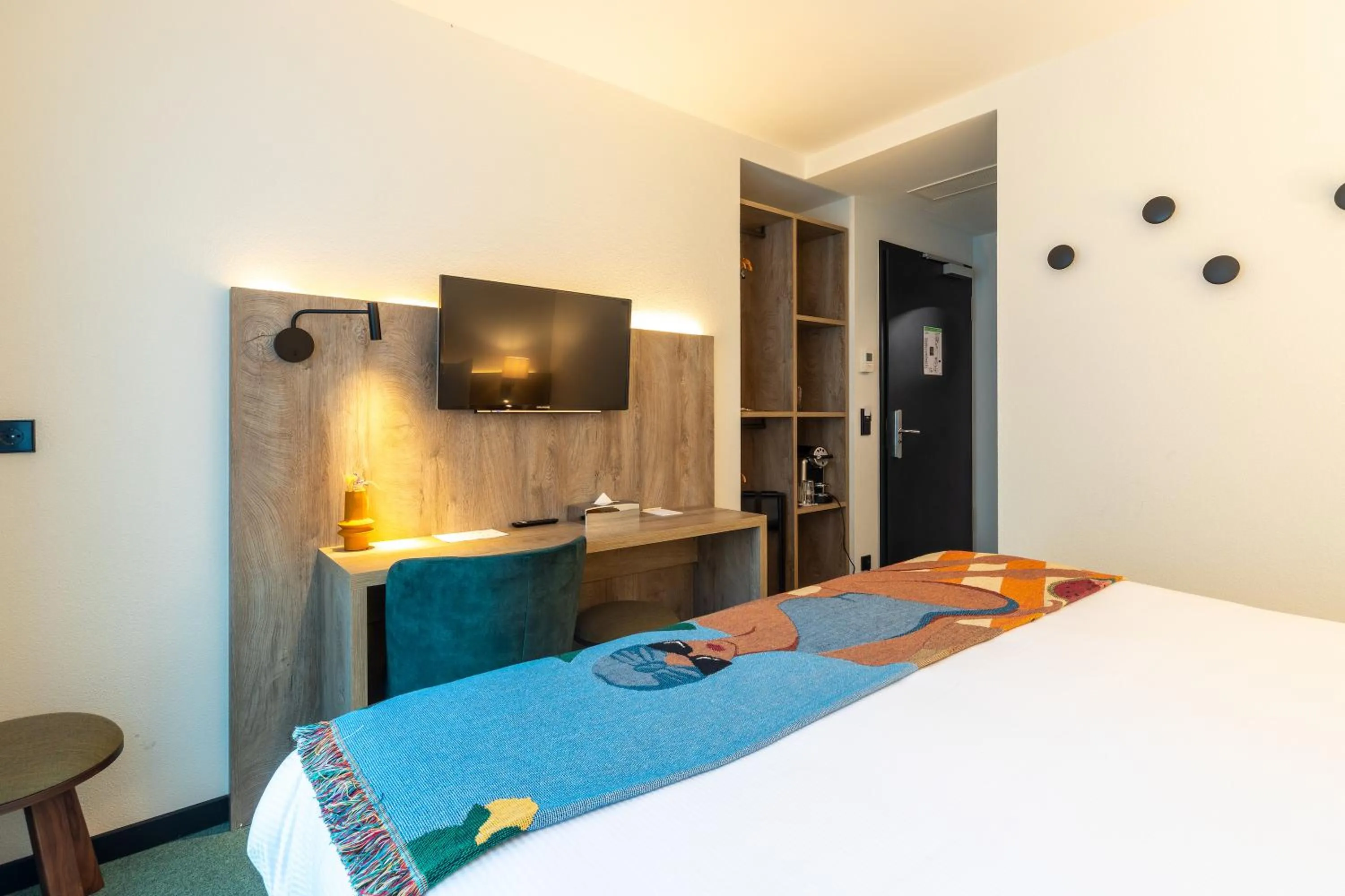 TV and multimedia, Bed in Kazakiwi