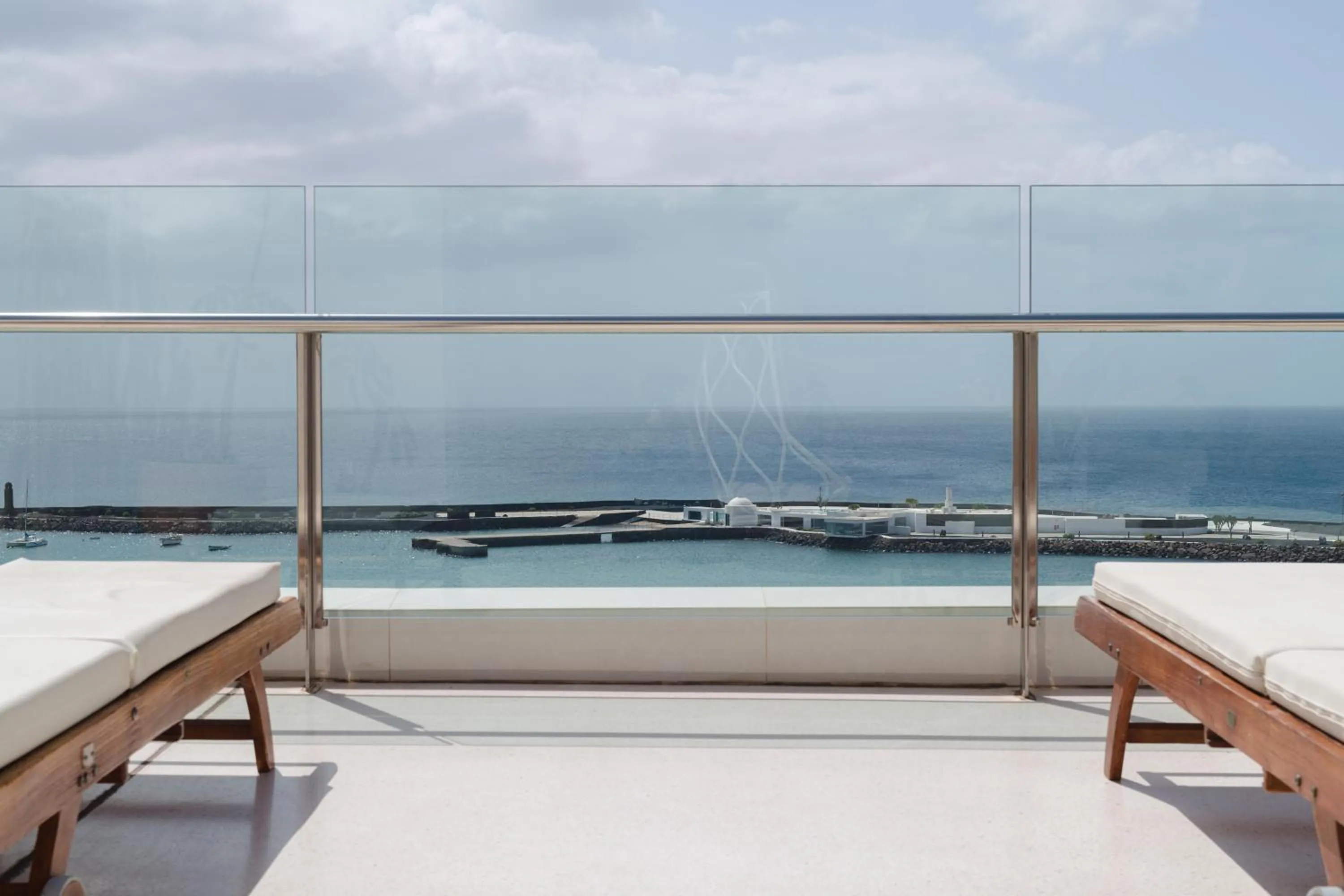 Property building in Plus Fariones Habitat