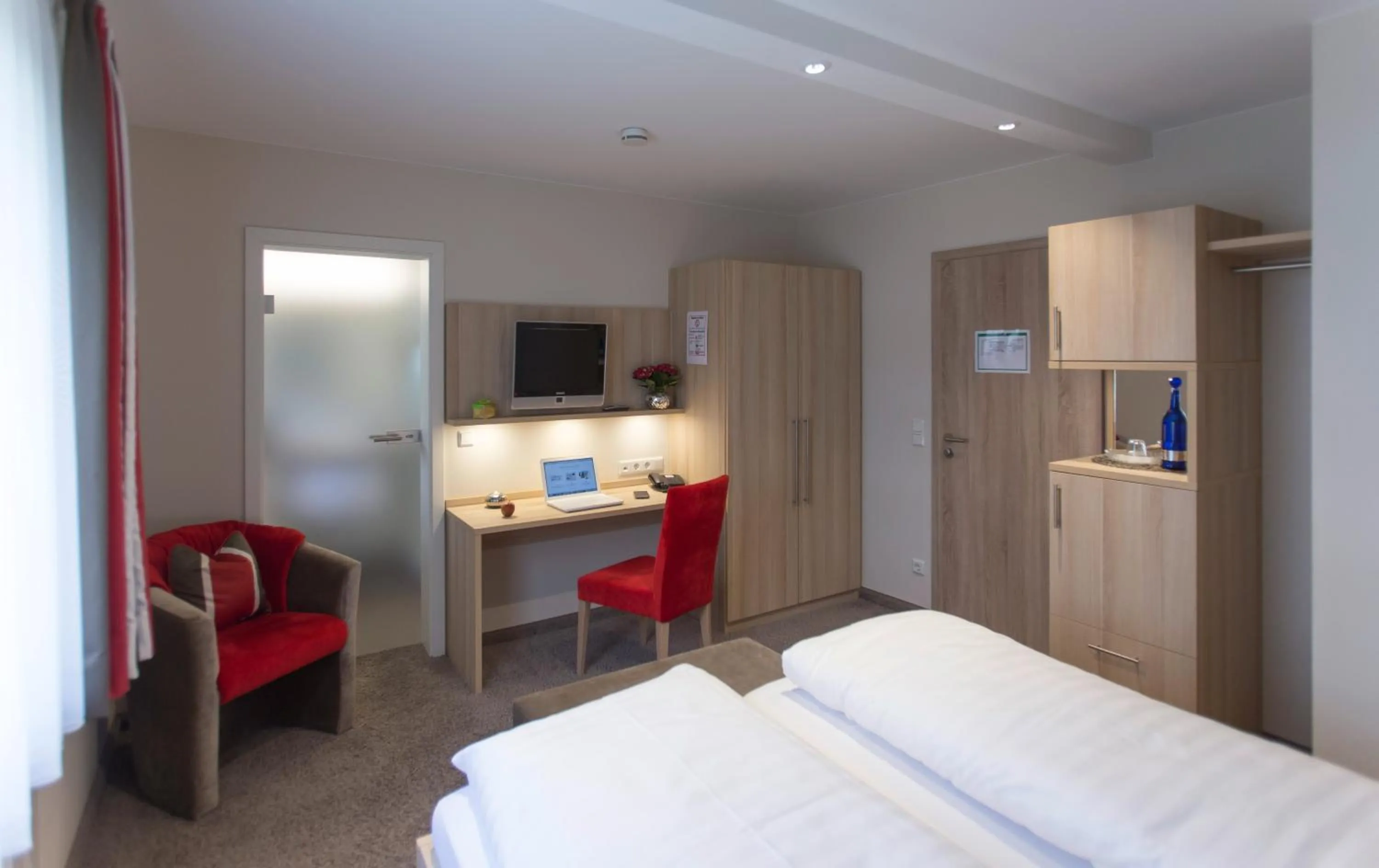 Photo of the whole room, Bed in Hotel-Restaurant Birkenhof