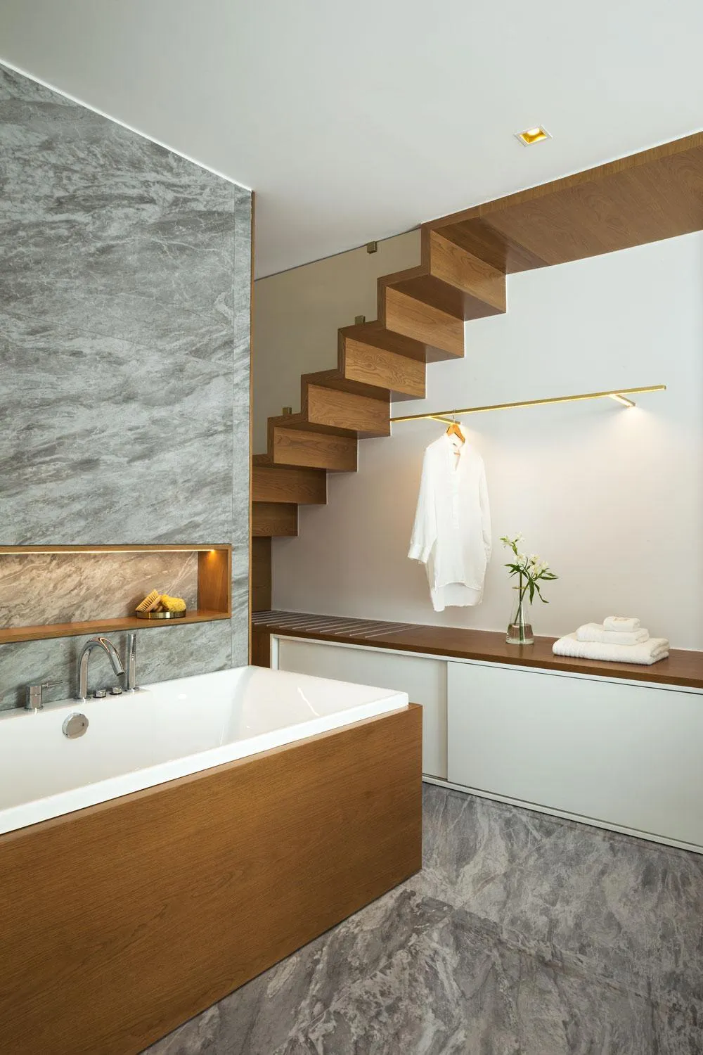 Bath in Mirabile Luxury Suites