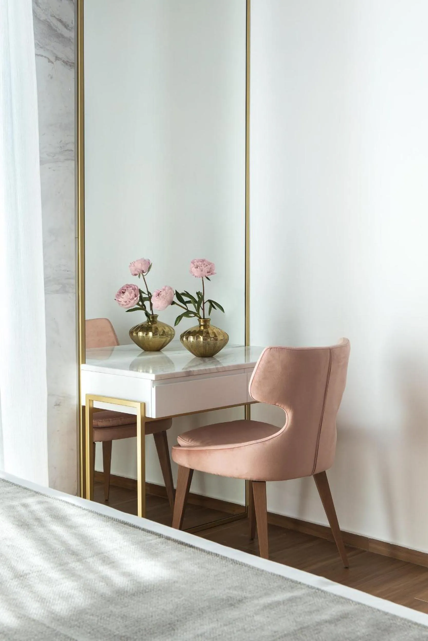 Seating area in Mirabile Luxury Suites