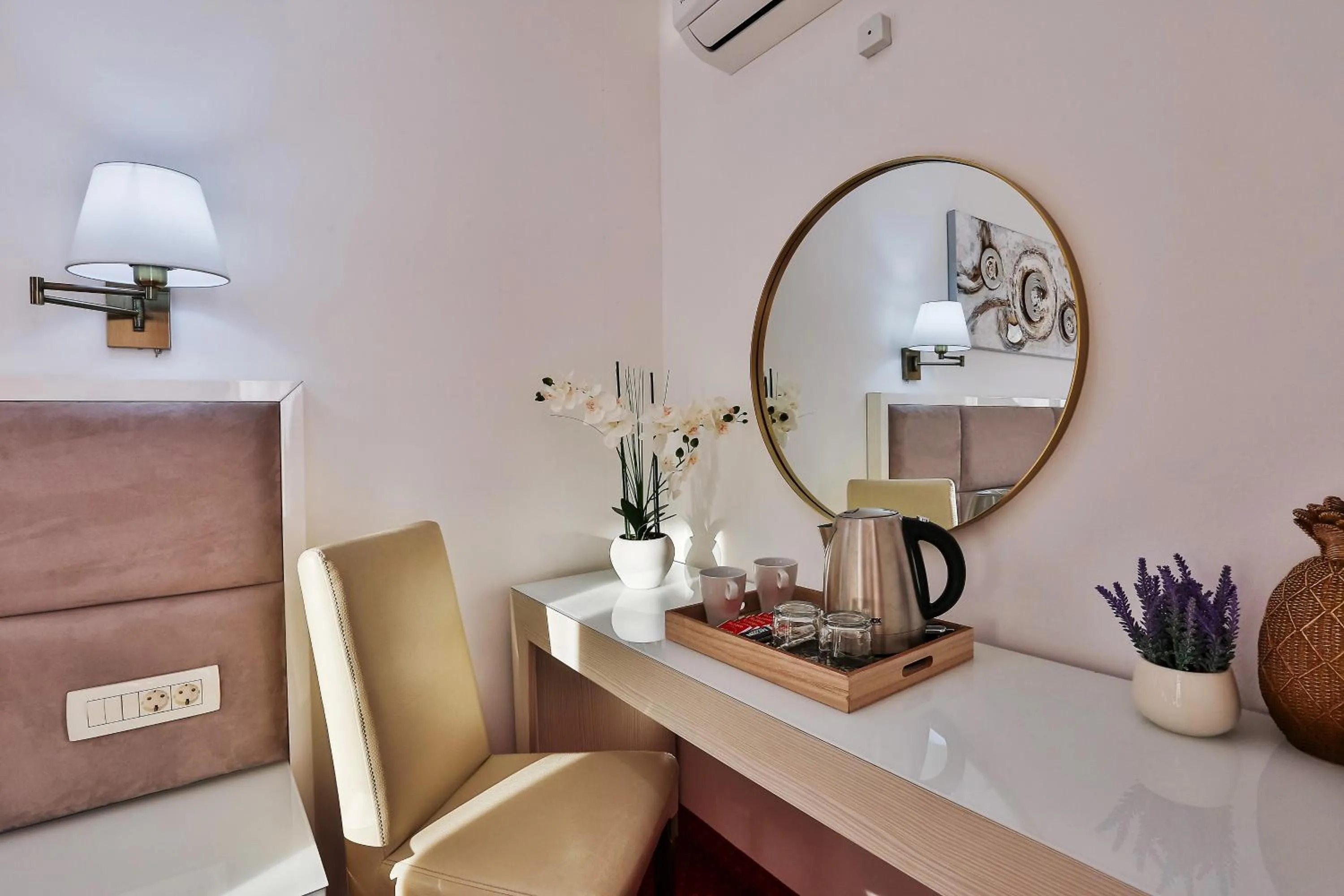 Decorative detail in Hotel La mer