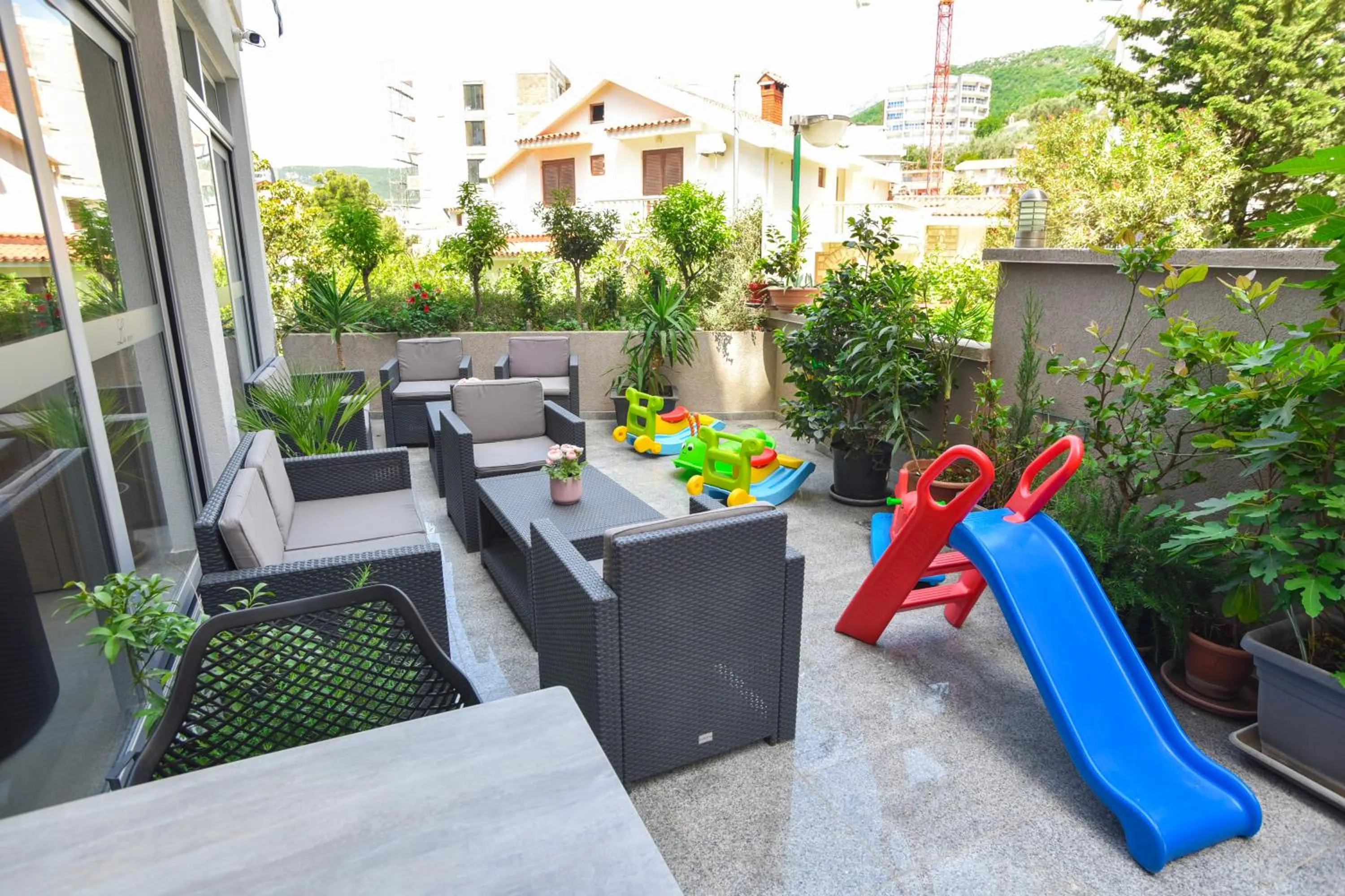 Patio in Hotel La mer