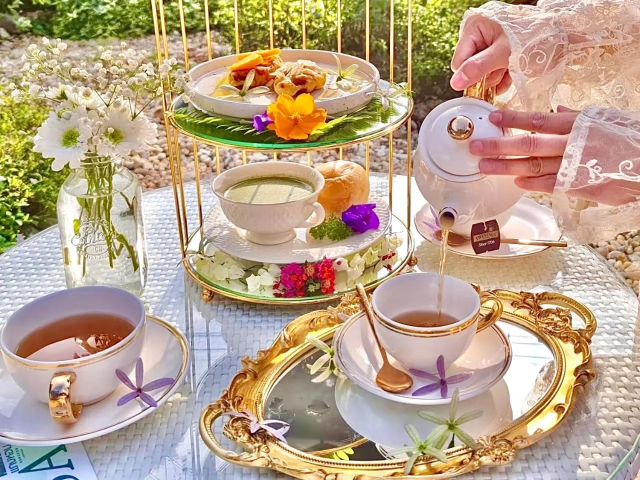 Food and drinks in Tree Tara hotel