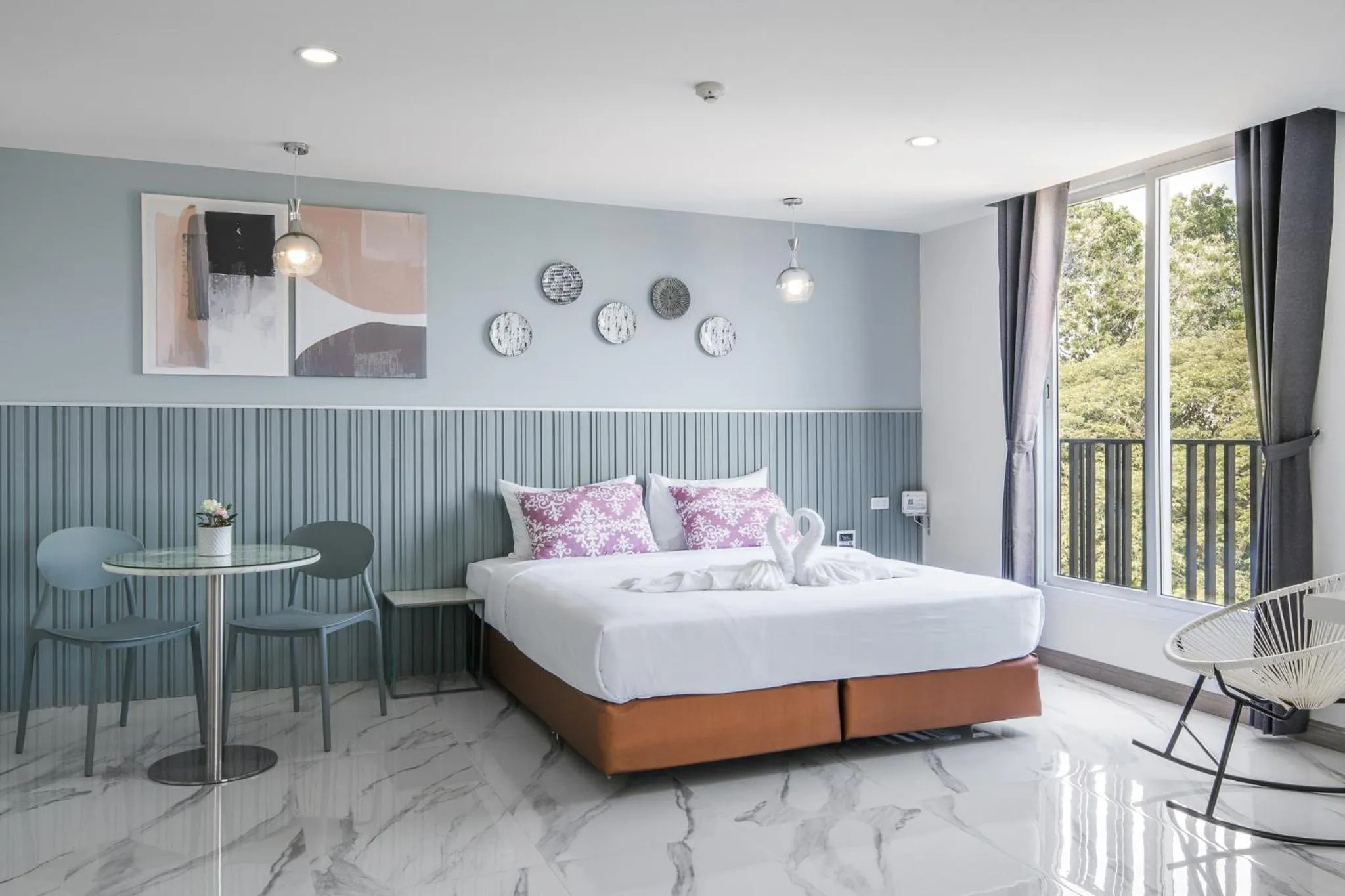 Garden view, Bed in Tree Tara hotel