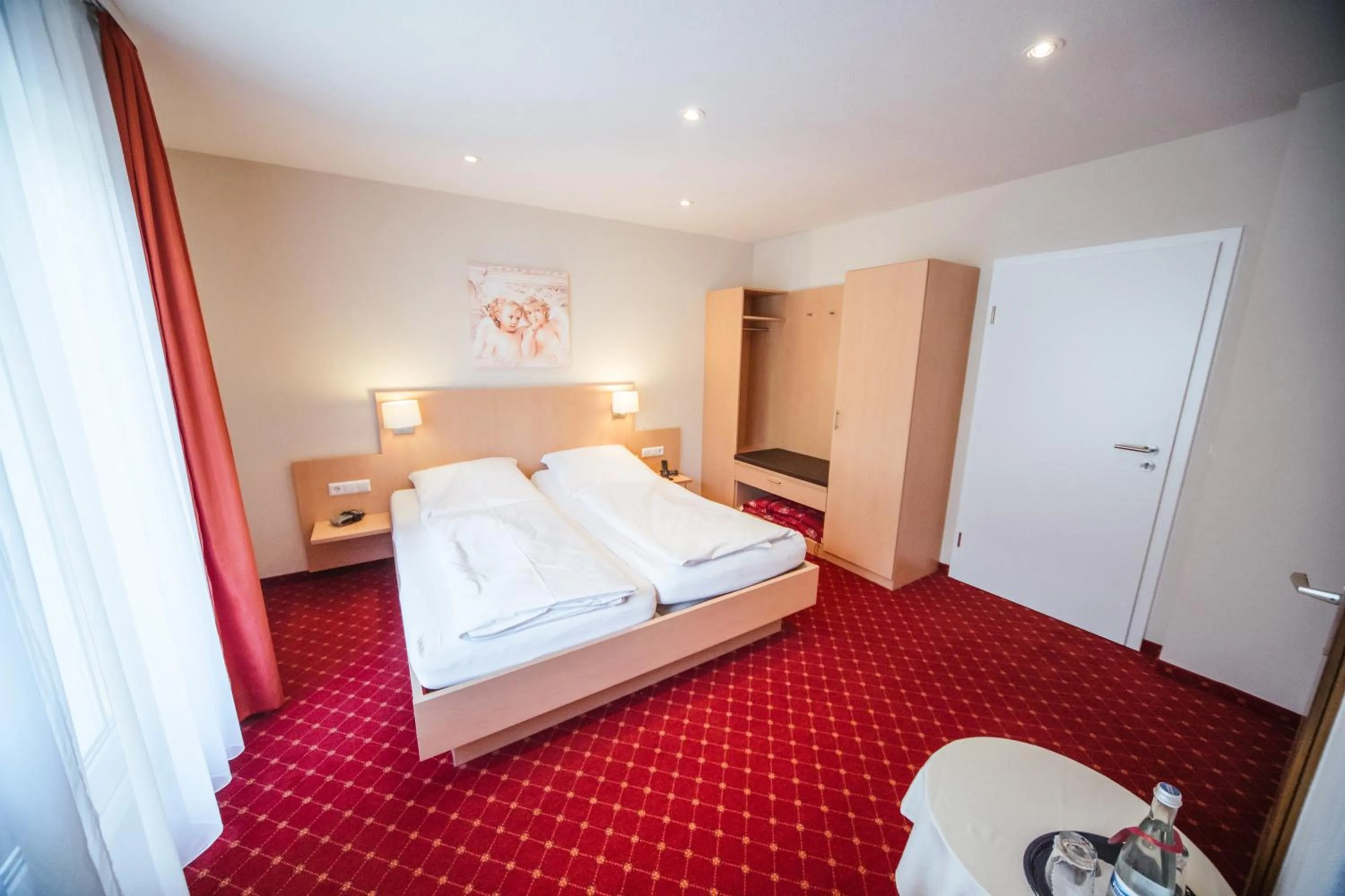 Bed in Hotel Waldeck mit Restaurant "Florian'S"