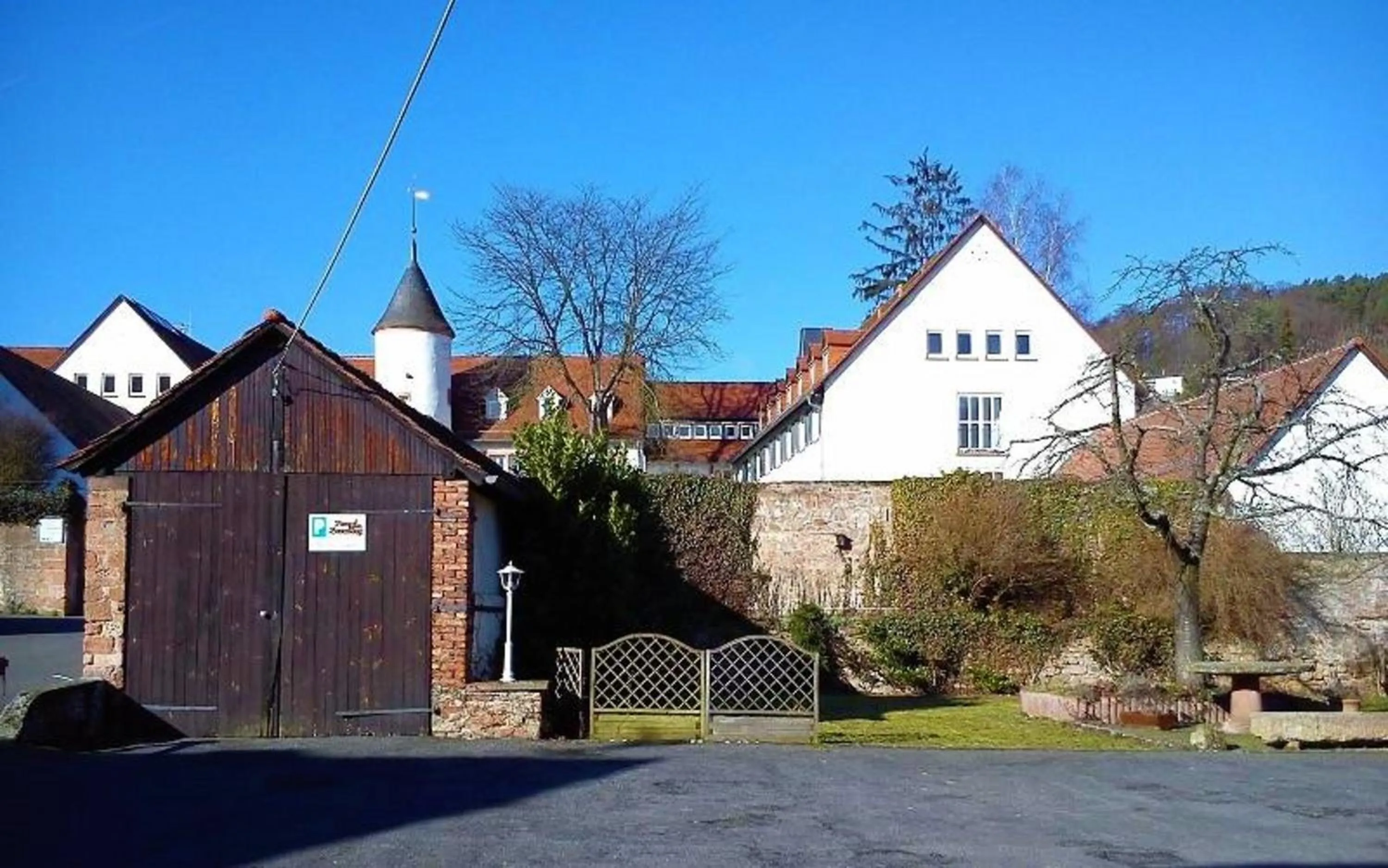 Parking in Hotel Burg Breuberg