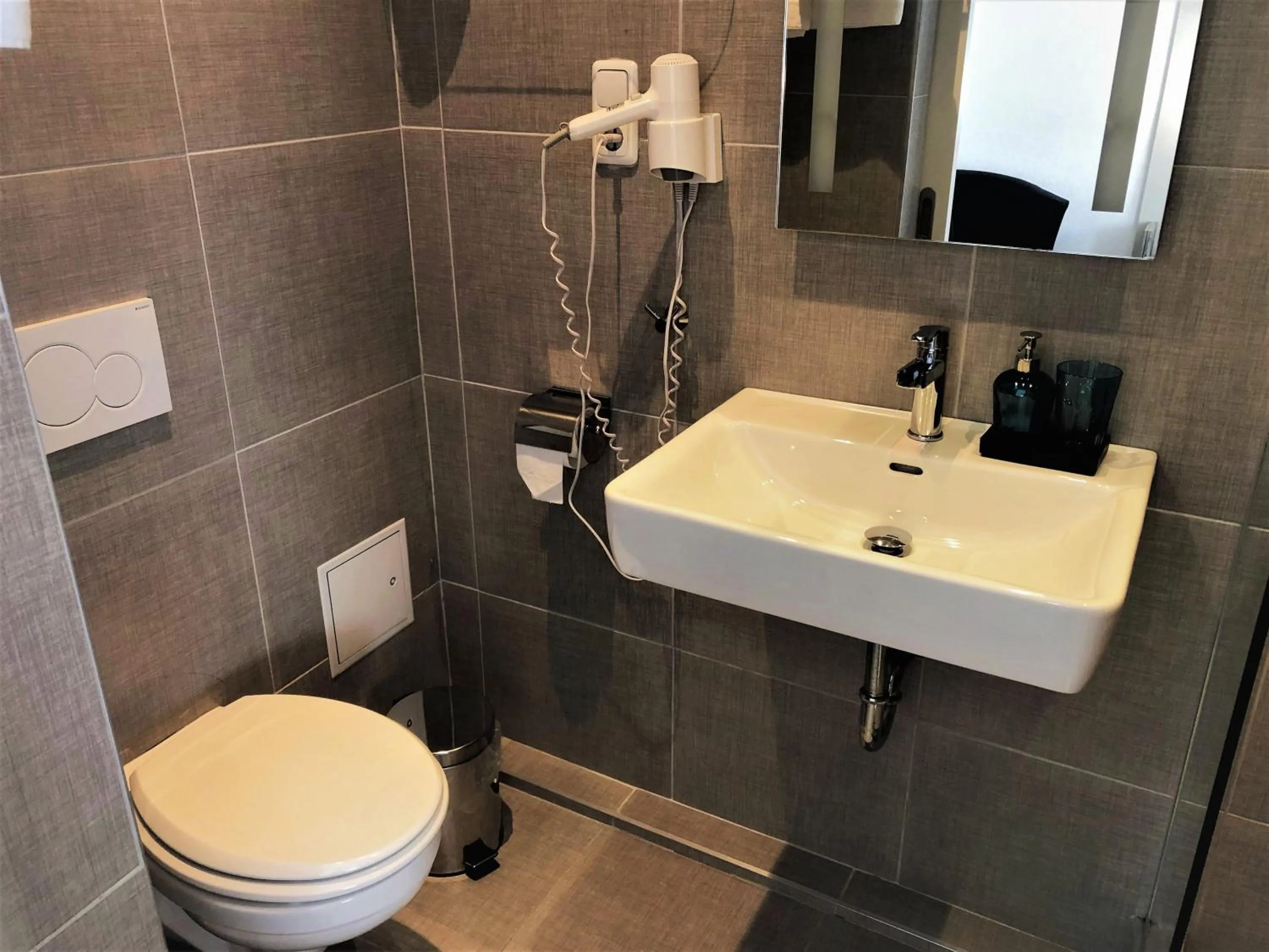 Bathroom in AMADEA - Cityhotel Salzburg