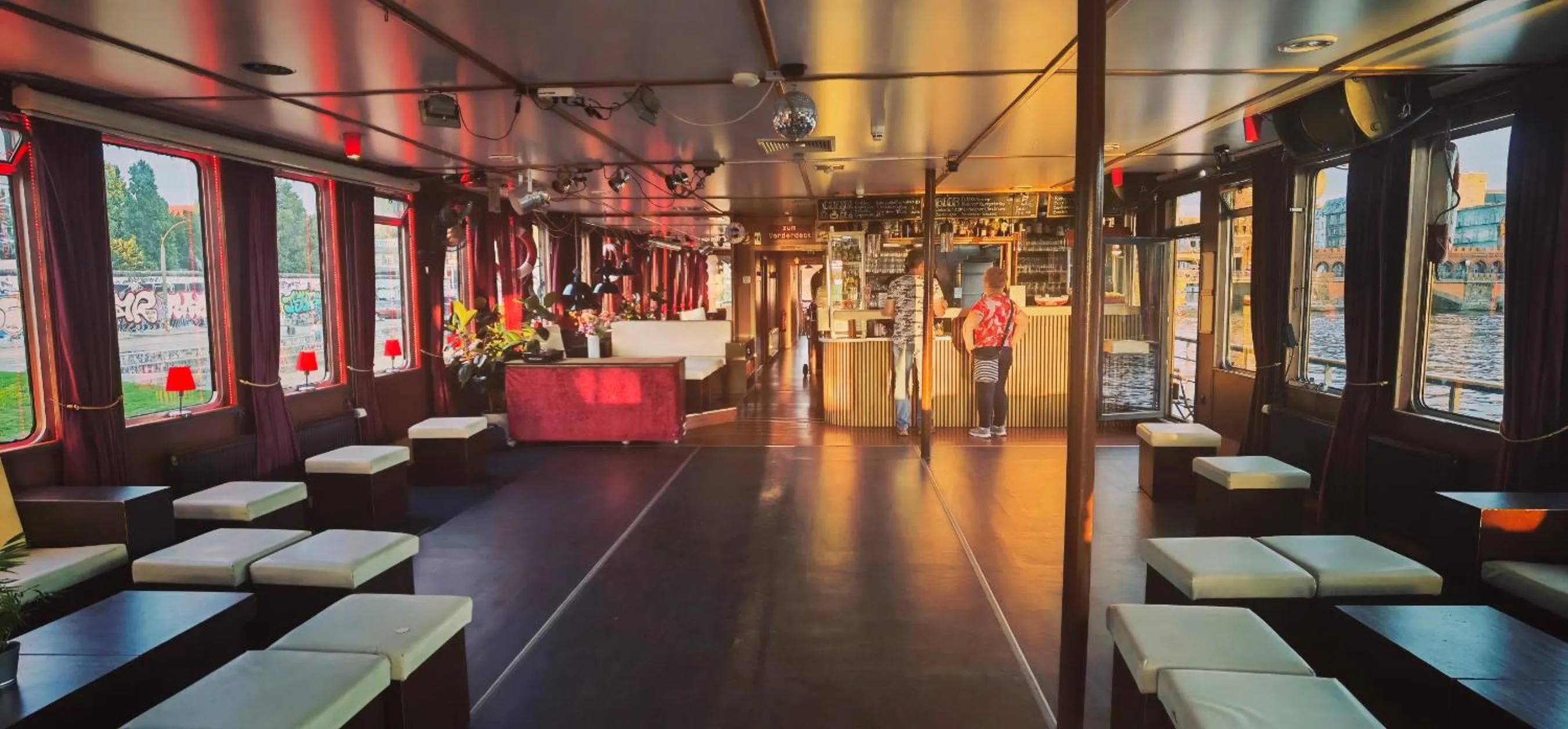 Lounge or bar in Shipotel-Berlin GmbH, Shipotel Eastern & Shipotel Western