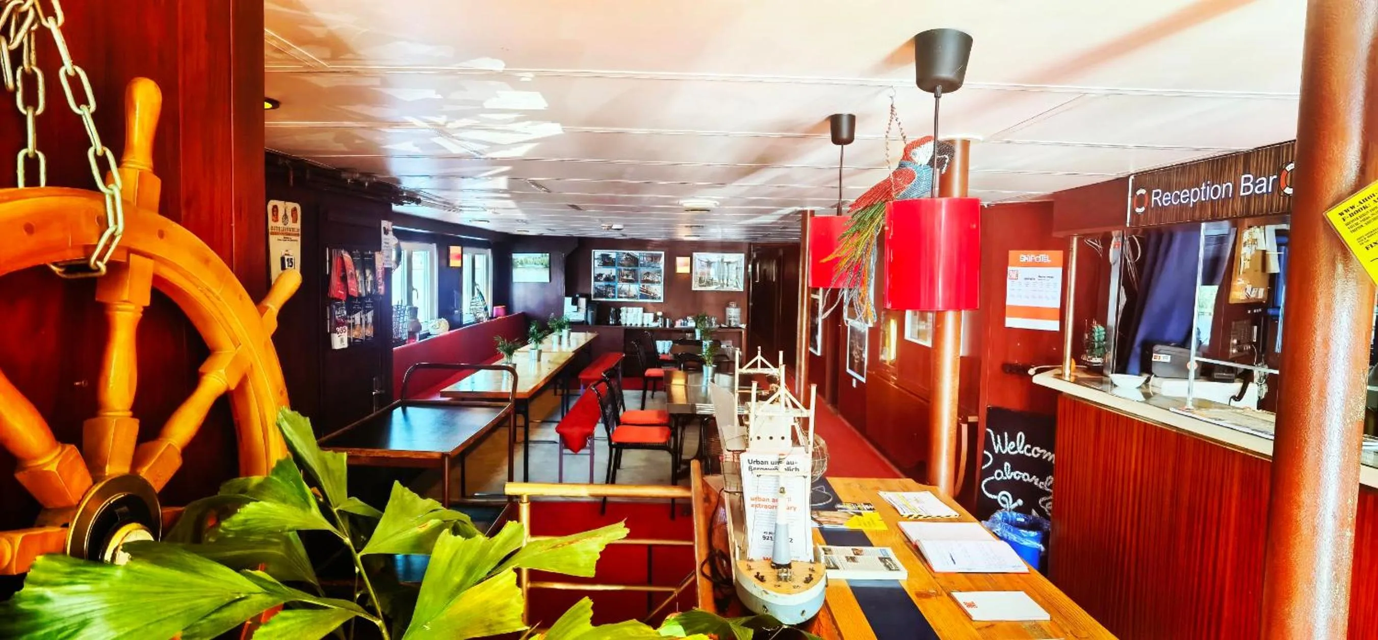 Lobby or reception in Shipotel-Berlin GmbH, Shipotel Eastern & Shipotel Western