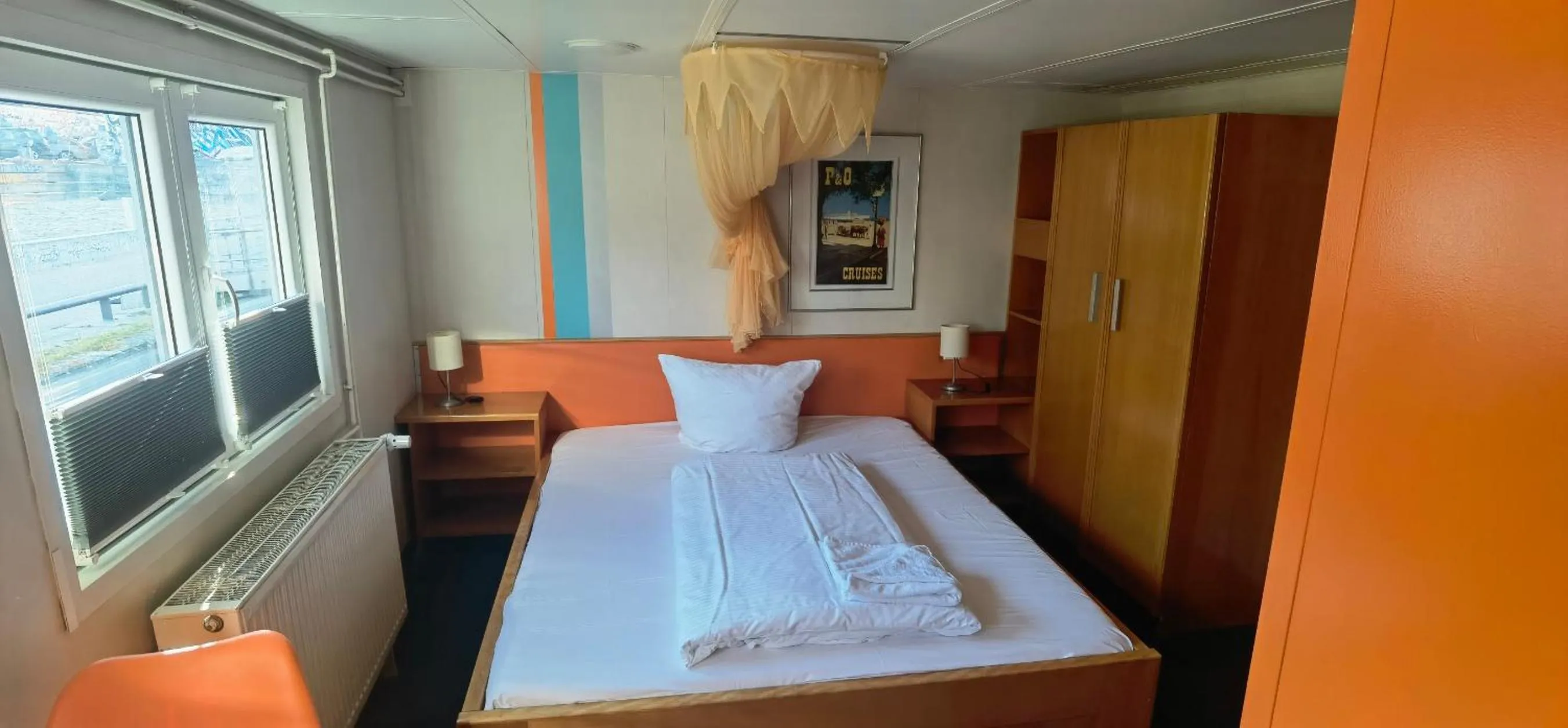 Bed in Shipotel-Berlin GmbH, Shipotel Eastern & Shipotel Western