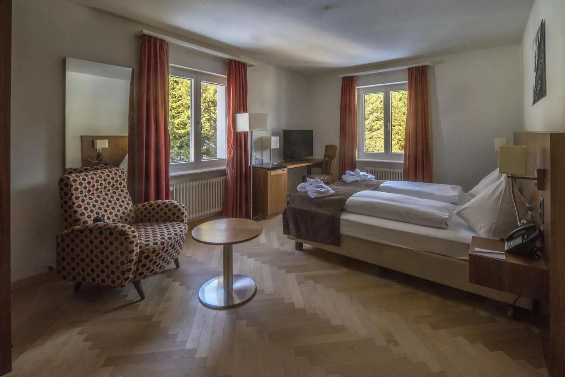 Standard Double Room with Forest View in Waldhotel & SPA Davos - for body & soul Standard Double Room with Forest View in Waldhotel & SPA Davos - for body & soul