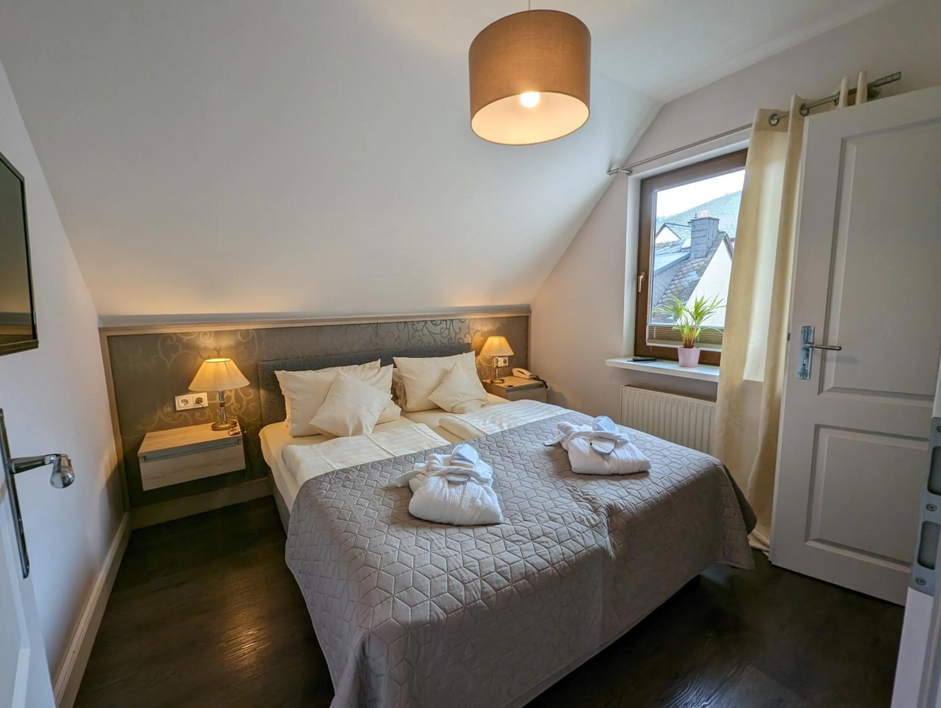 Bed in Weinhotel St. Stephanus