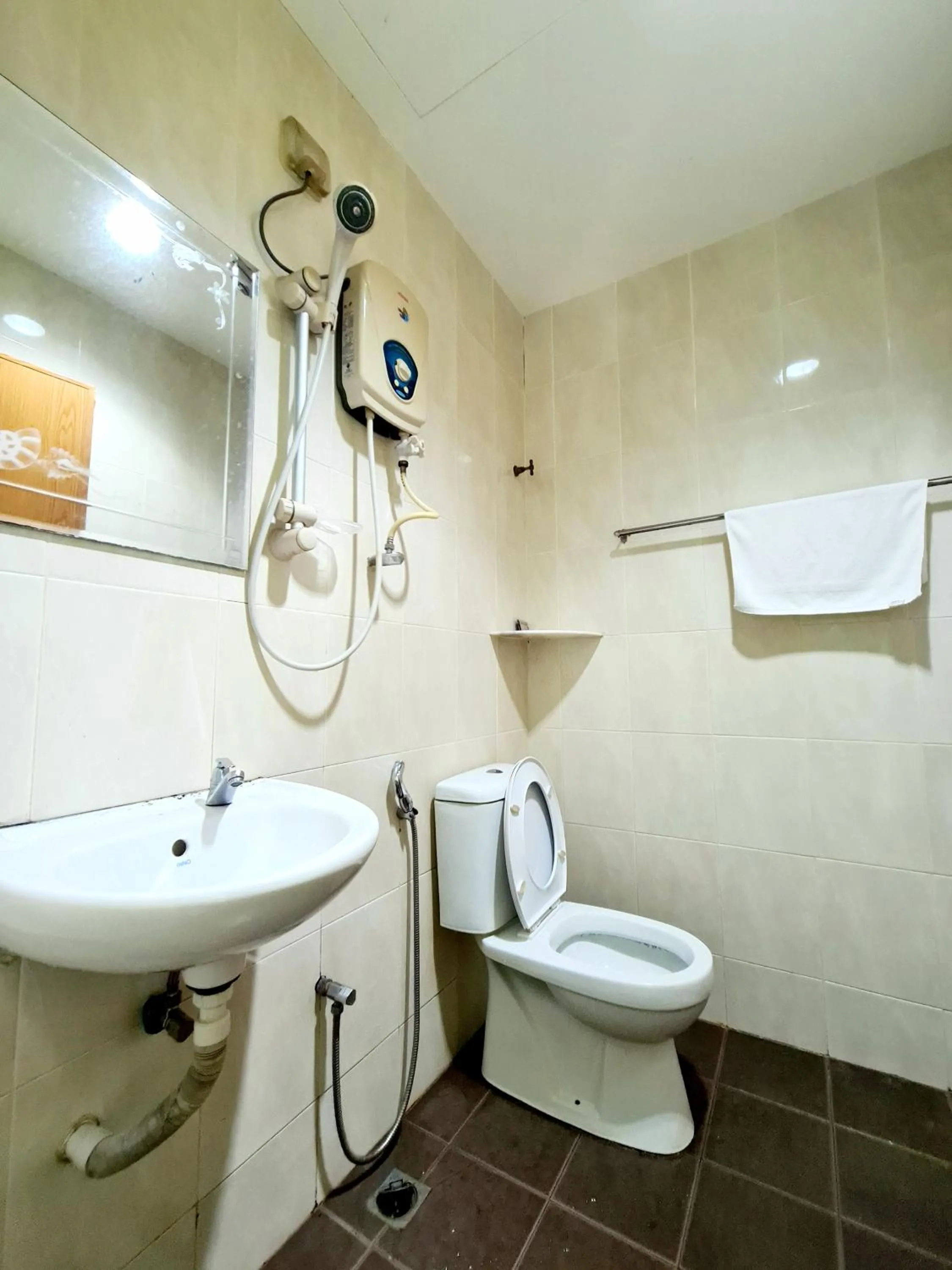 Shower in Bee Garden & BB Motel - Alor Setar