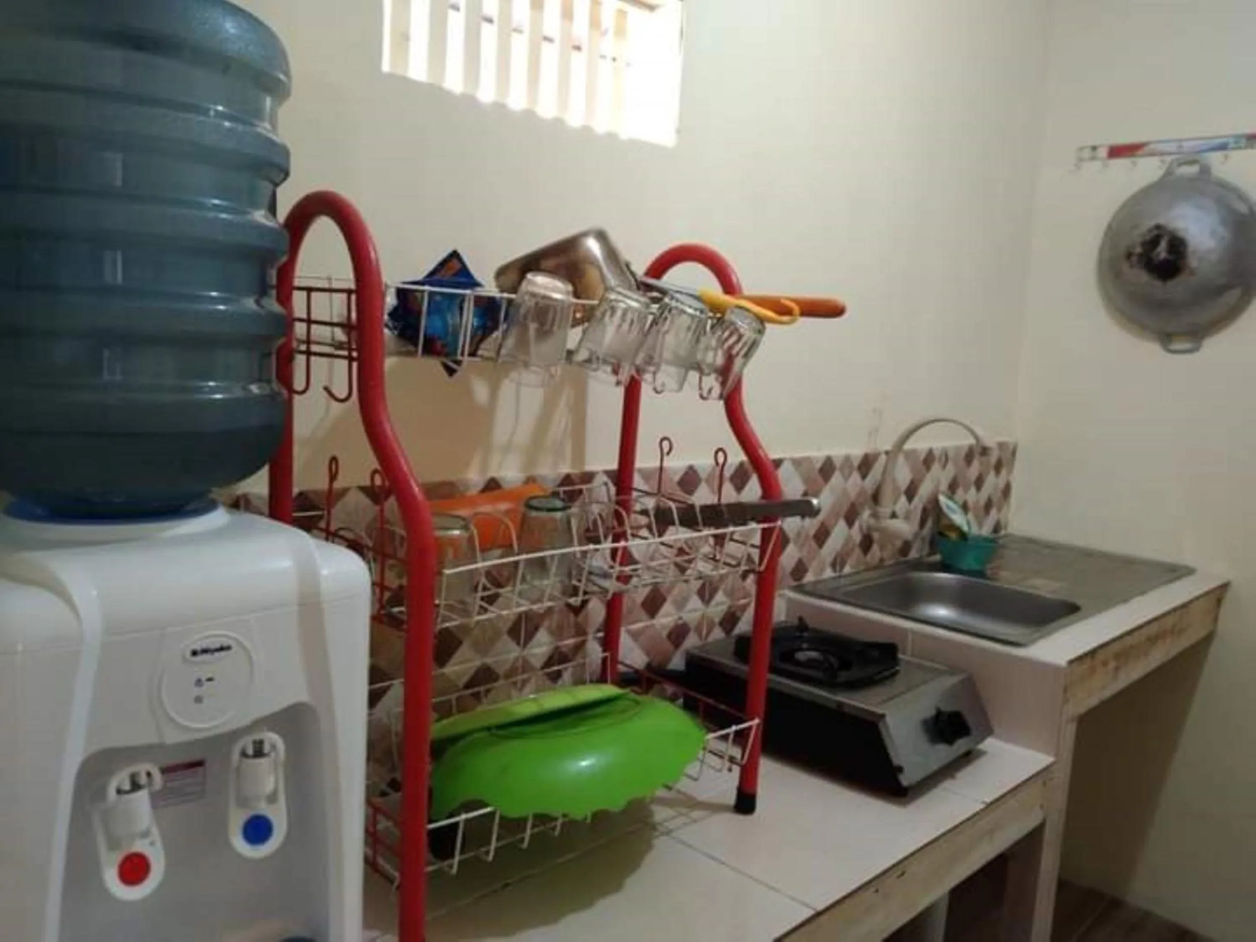 kitchen in Penginapan Erbysa