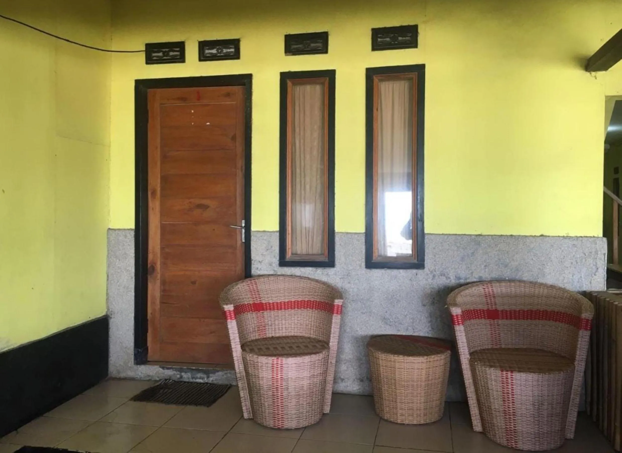 Balcony/Terrace in Penginapan Erbysa