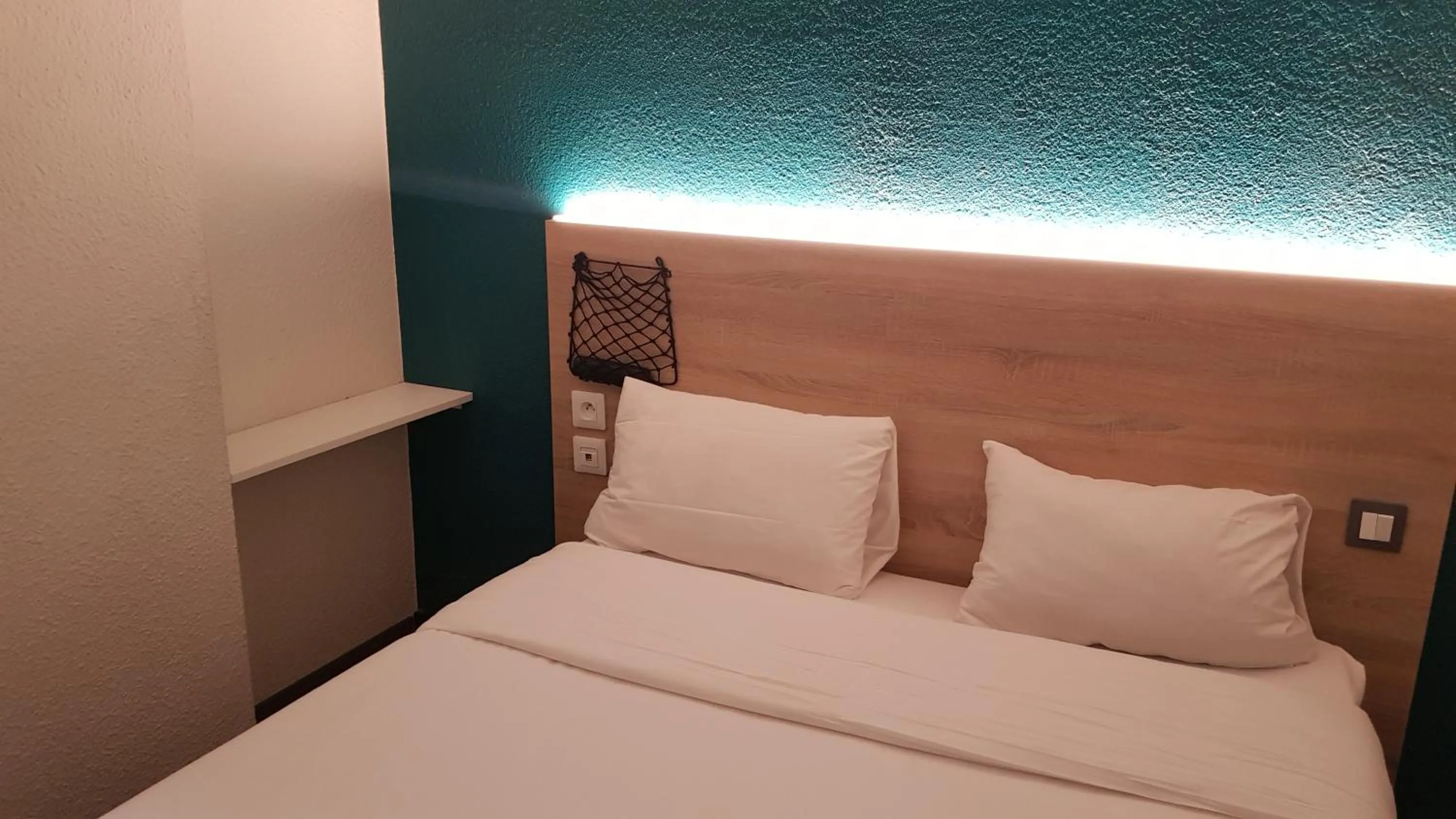 Bed in hotelF1 Saint Etienne