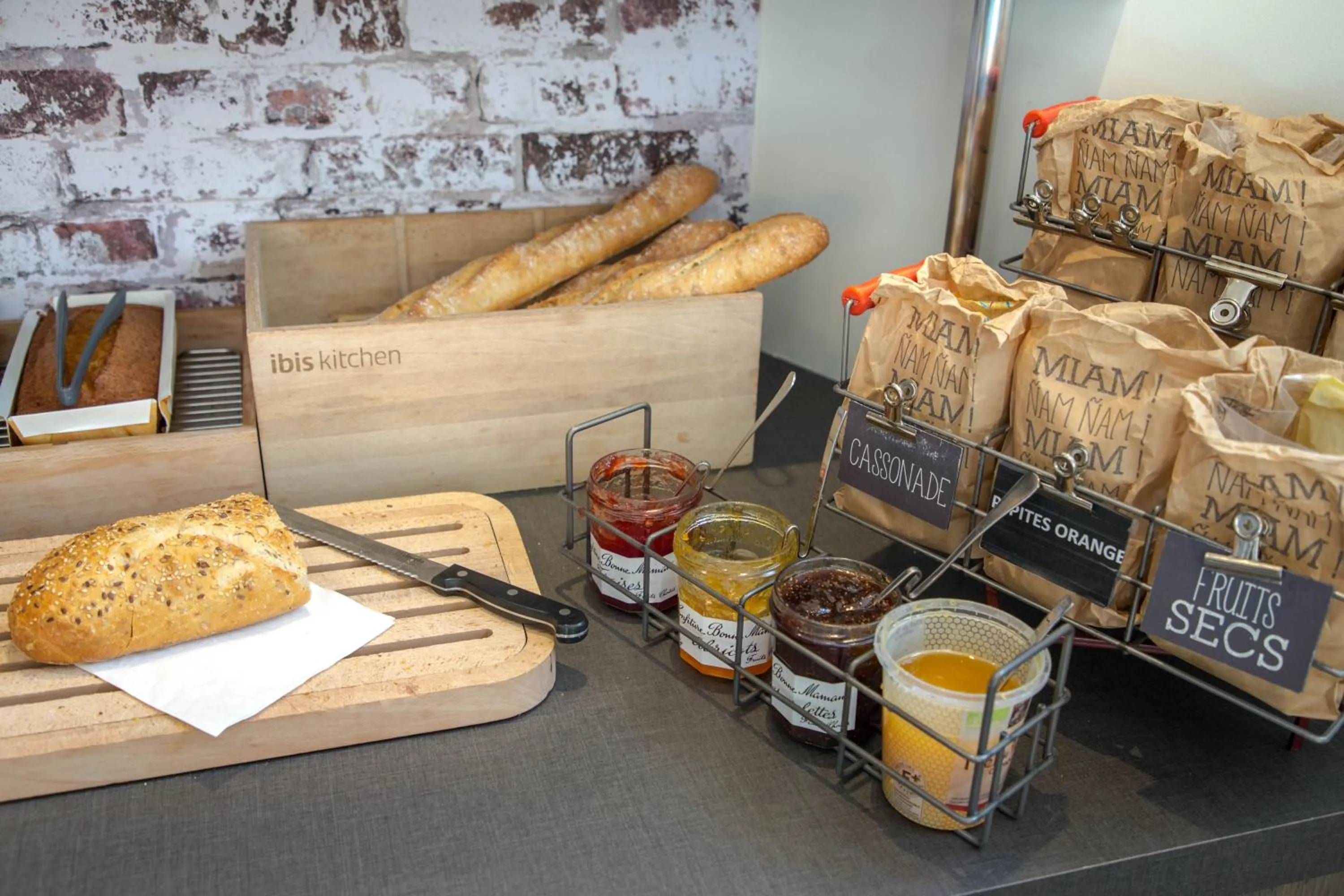 Buffet breakfast in ibis Lyon Sud Vienne Saint-Louis