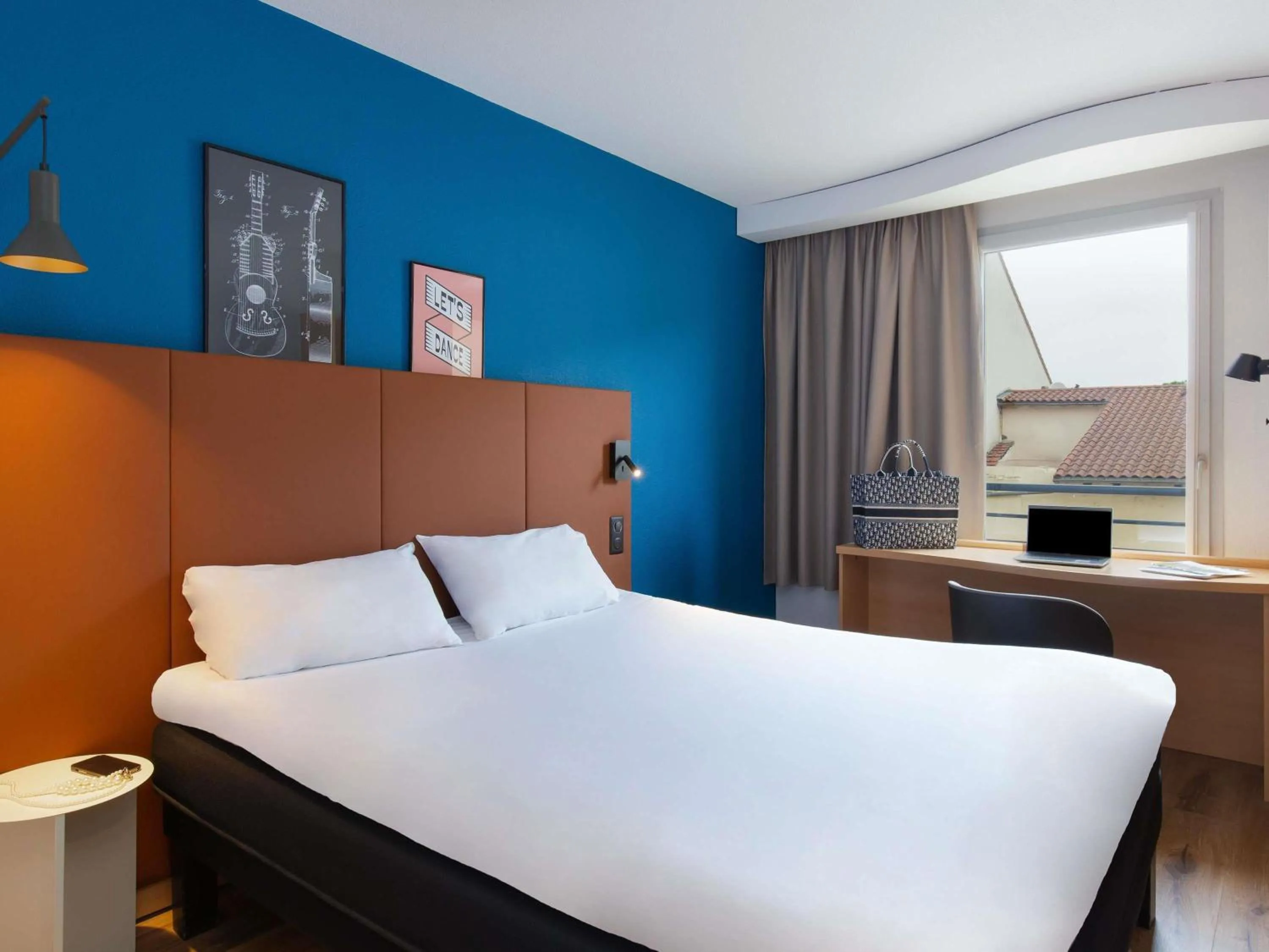 Bedroom, Bed in ibis Lyon Sud Vienne Saint-Louis