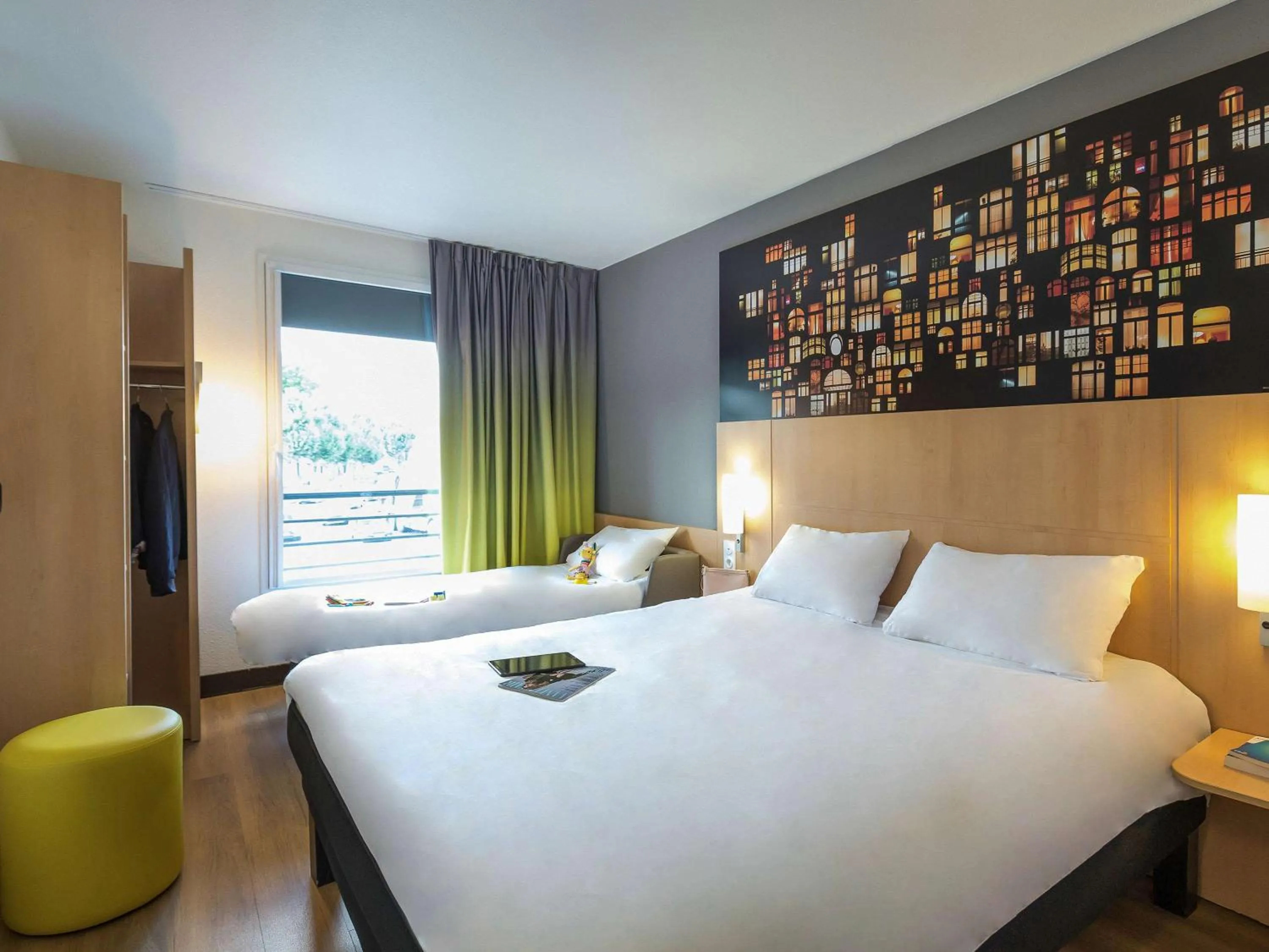 Photo of the whole room, Bed in ibis Lyon Sud Vienne Saint-Louis